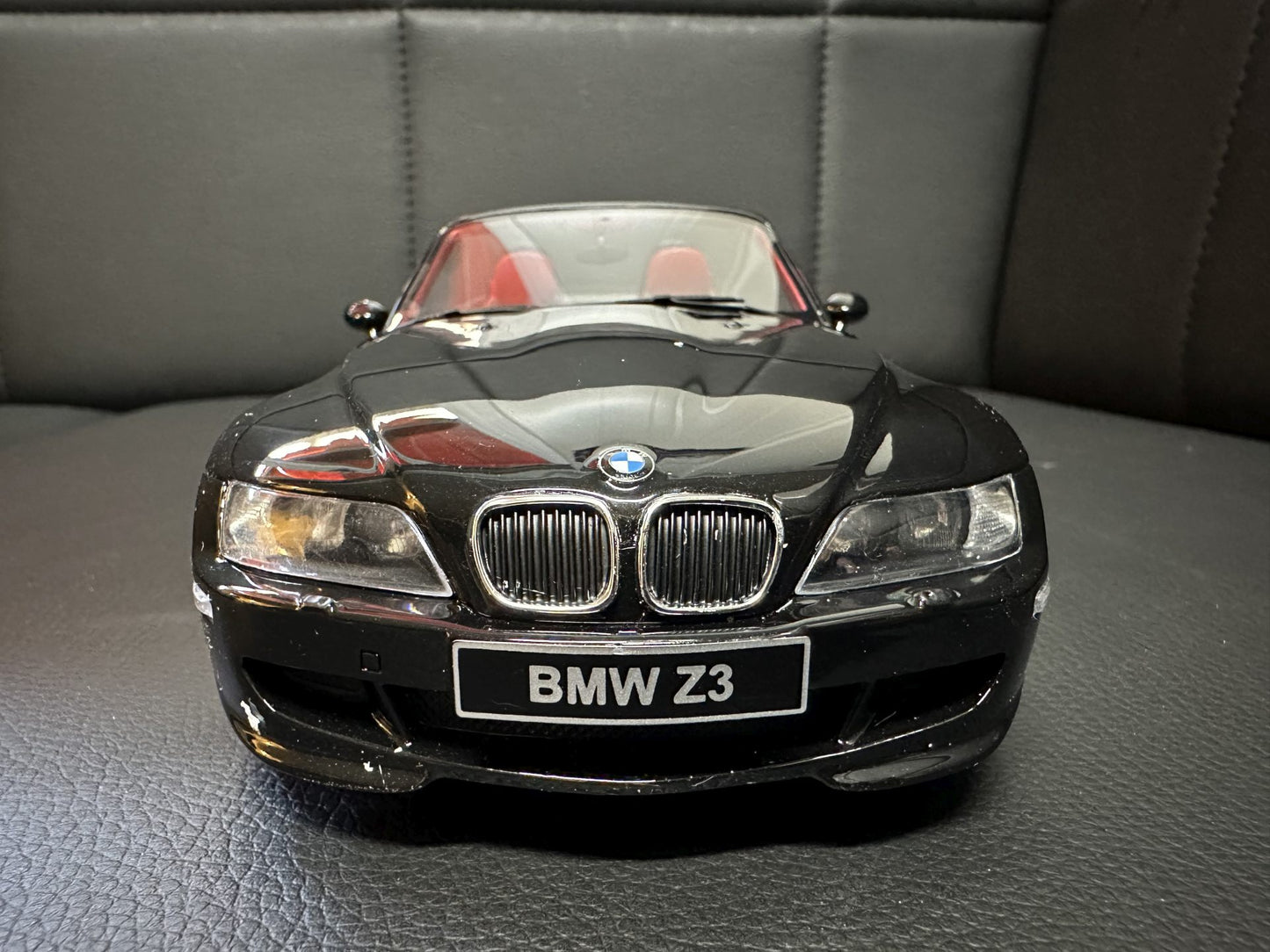 Bmw Z3 Cabrio black Limitiert 1403/2000 1:18 OTTO OT1016 Бмв Z3 черен Кабрио Лимитирана