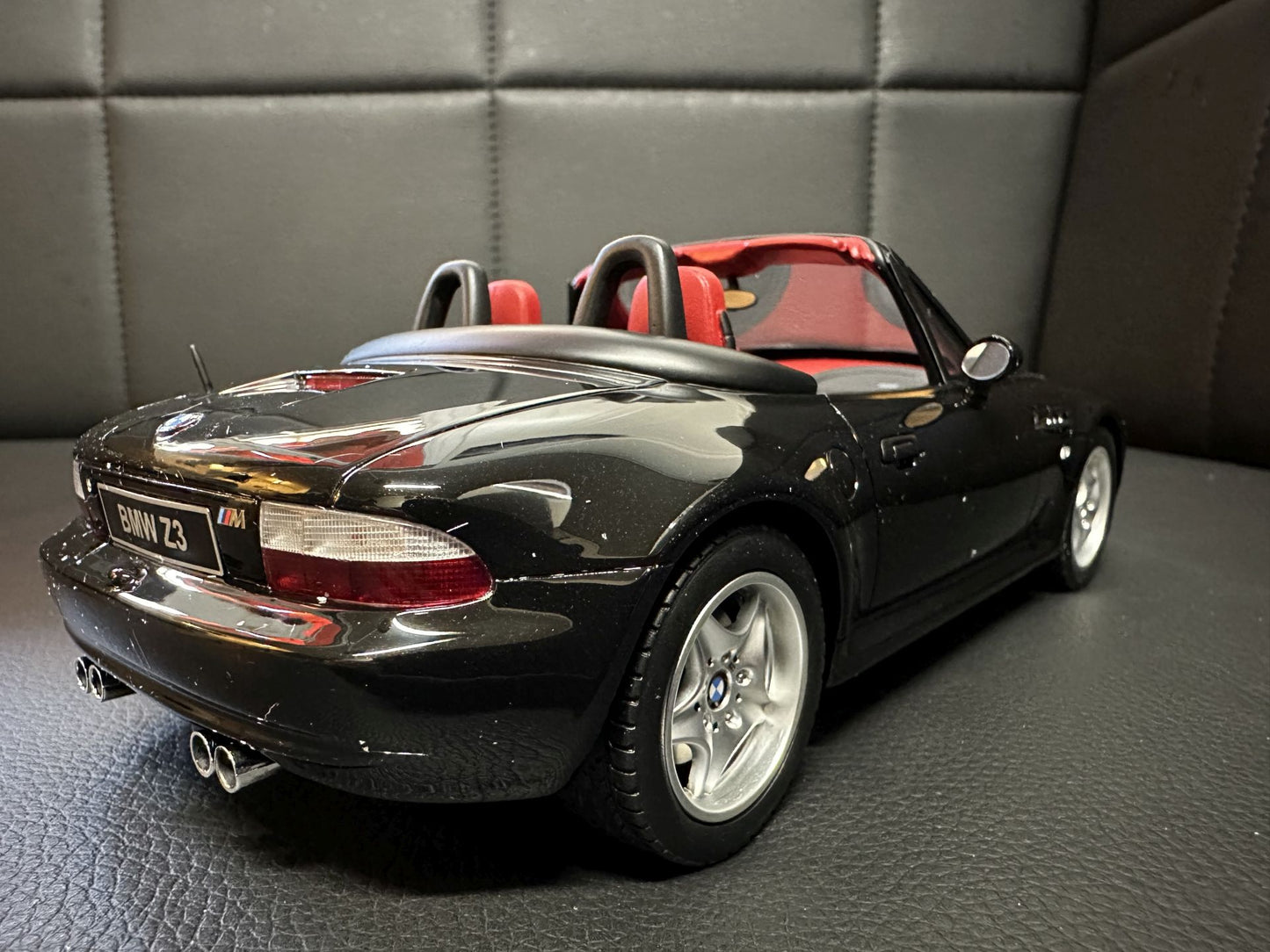 Bmw Z3 Cabrio black Limitiert 1403/2000 1:18 OTTO OT1016 Бмв Z3 черен Кабрио Лимитирана