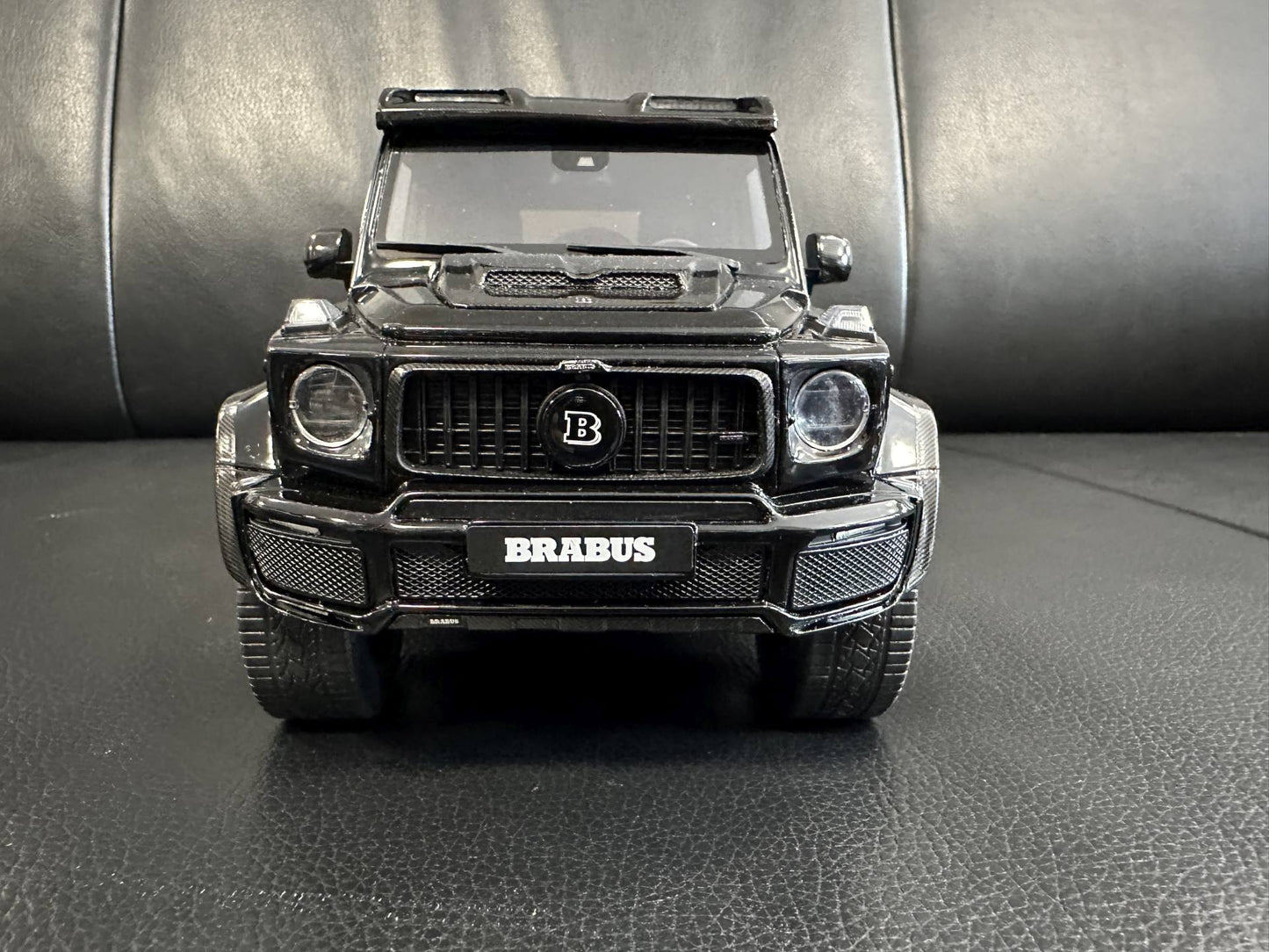 Mercedes Benz G Klasse BRABUS G800 4x4 Super Black Limitiert 321/999 1:18 GT Spirit GT500 Мерцедес Бенц Г Класа черен Лимитирана