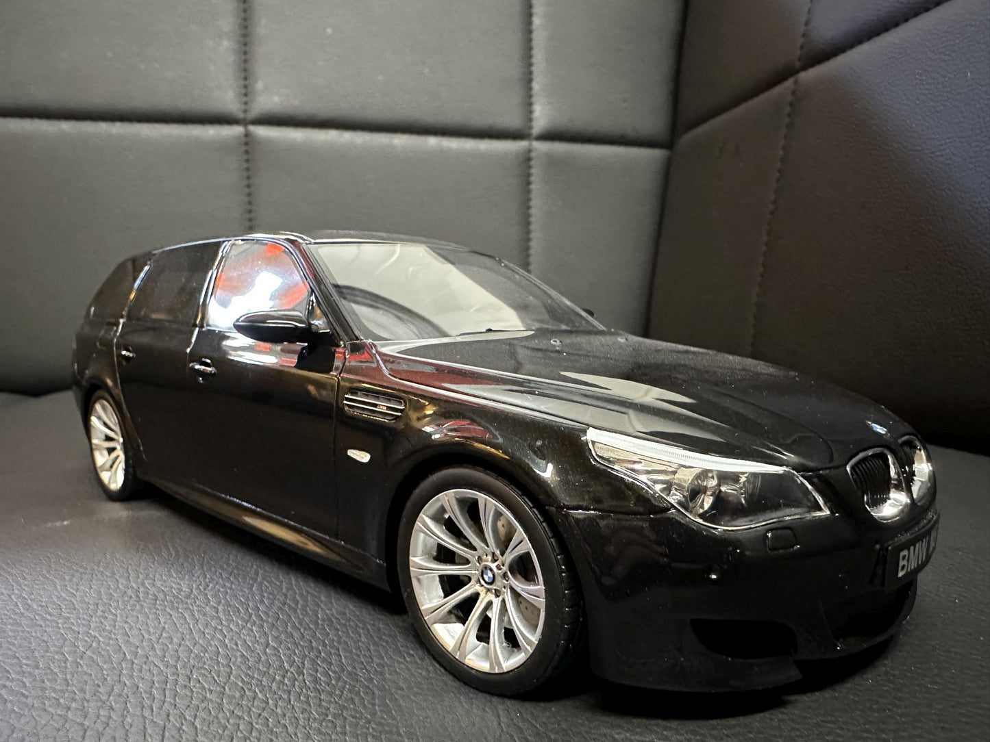 Bmw M5 E61 Kombi black Limitiert 2817/4000 1:18 OTTO OT1020 Бмв M5 Е61 Комби черен Лимитирана