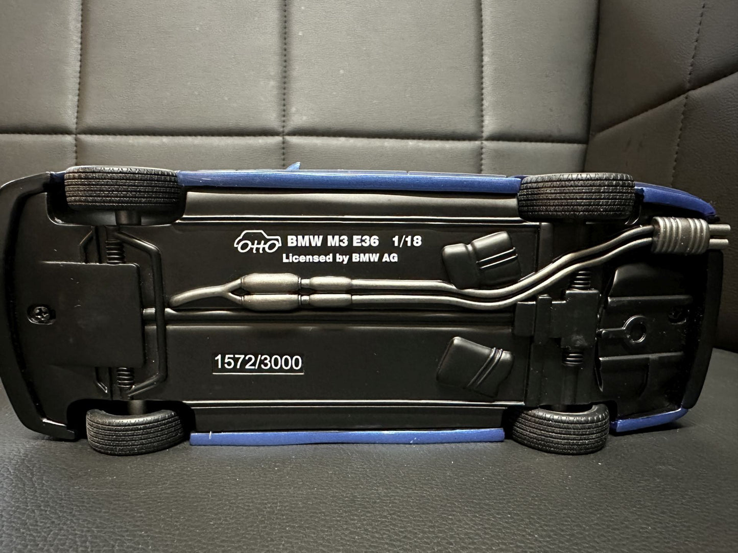 Bmw M3 E36 Limousine blue Limitiert 1572/3000 1:18 OTTO OT1082 Бмв M3 Е36 син Лимитирана