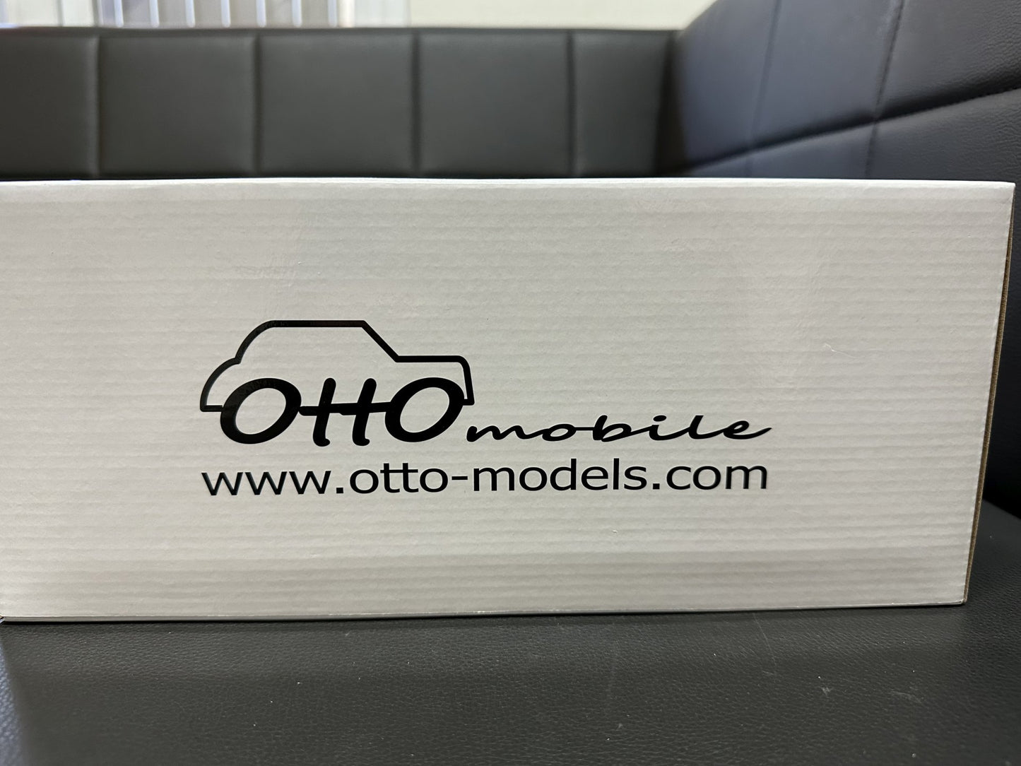 Bmw M5 E61 Kombi black Limitiert 2817/4000 1:18 OTTO OT1020 Бмв M5 Е61 Комби черен Лимитирана