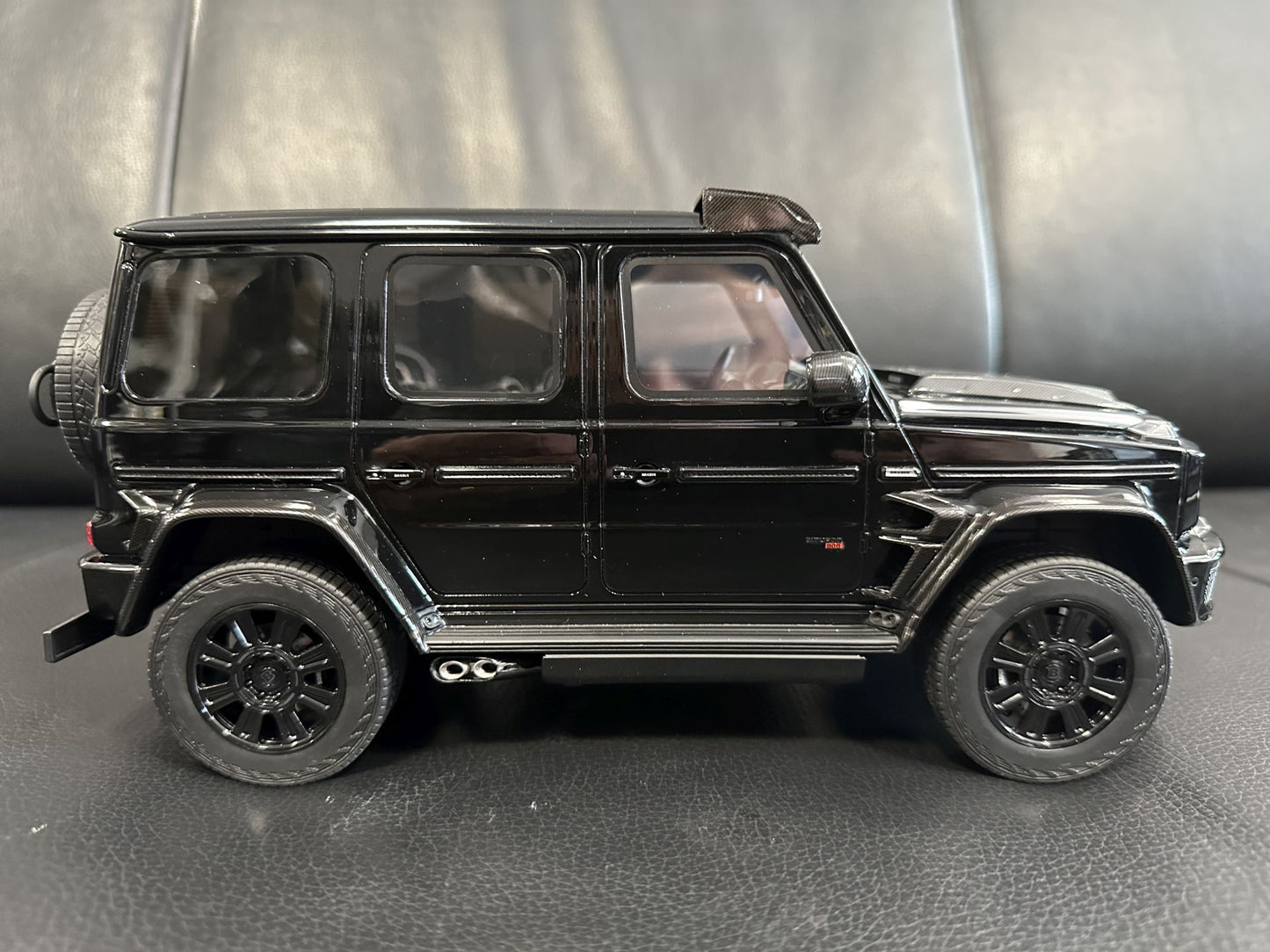 Mercedes Benz G Klasse BRABUS G800 4x4 Super Black Limitiert 321/999 1:18 GT Spirit GT500 Мерцедес Бенц Г Класа черен Лимитирана