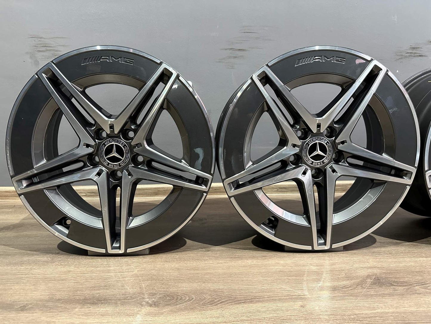 Оригинални Mercedes C Klasse W206 AMG 18 Zoll Мерцедес Ц Класа W206 AMG Алуминиеви джанти 18 цола A2054011700 A2054011800