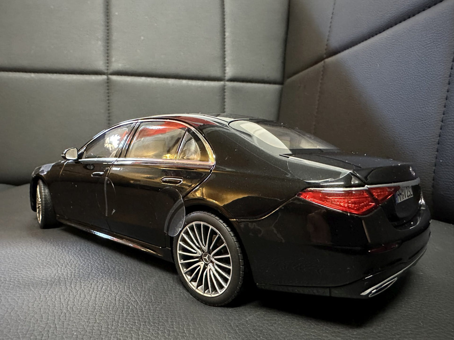 Mercedes Benz S Klasse W223 black 1:18 NOREV 183801 Мерцедес Бенц С Класа черен