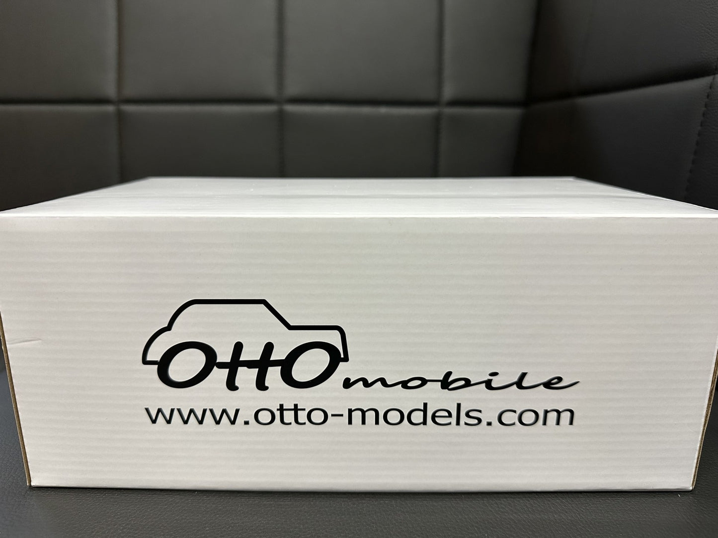 Bmw M3 E36 Limousine blue Limitiert 1572/3000 1:18 OTTO OT1082 Бмв M3 Е36 син Лимитирана