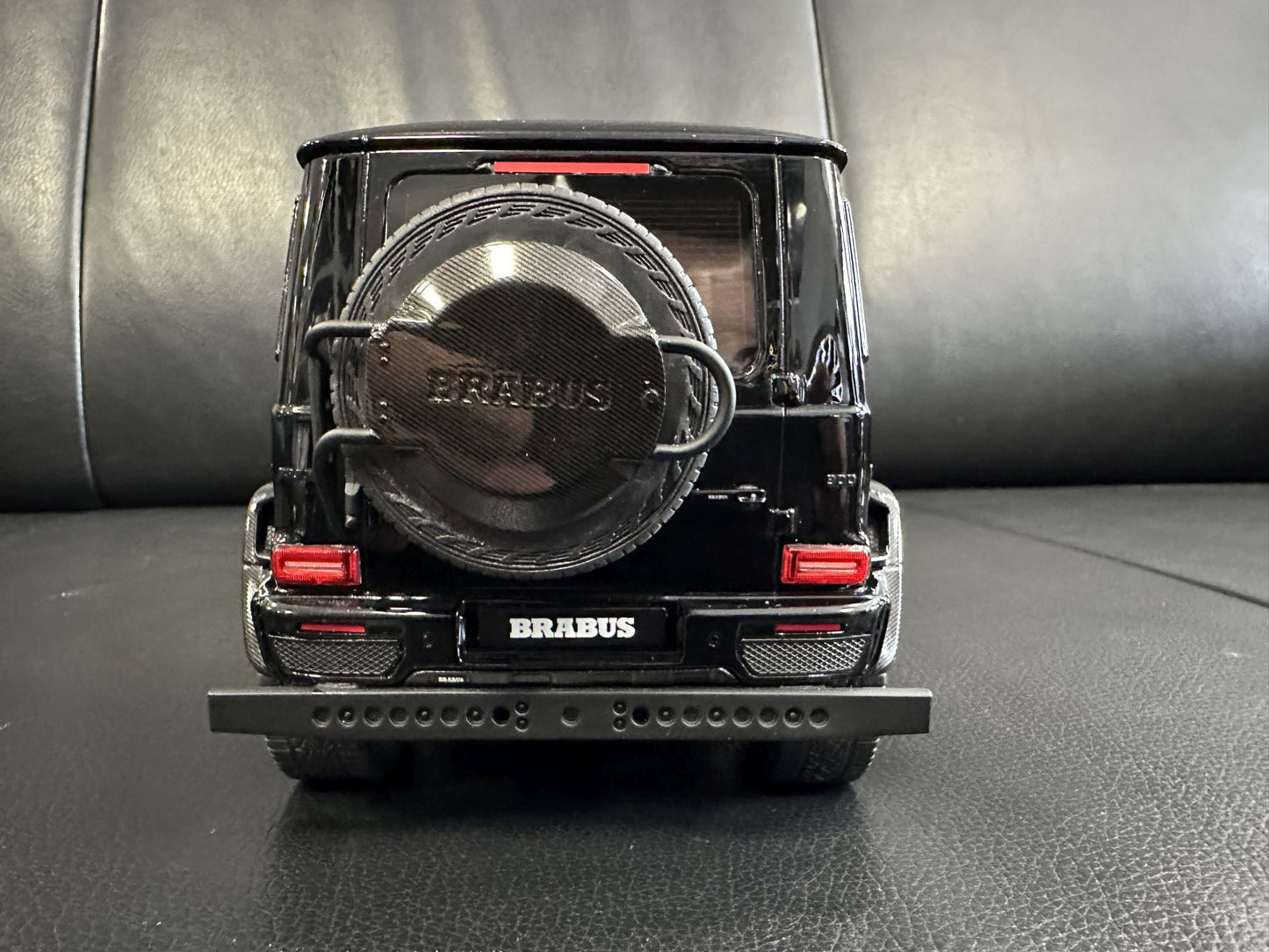 Mercedes Benz G Klasse BRABUS G800 4x4 Super Black Limitiert 321/999 1:18 GT Spirit GT500 Мерцедес Бенц Г Класа черен Лимитирана