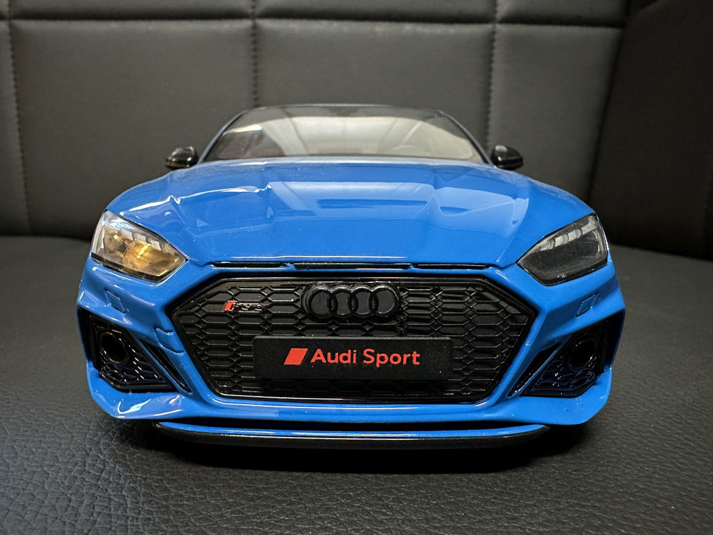 Audi RS5 Coupe blue Limitiert 543/999 1:18 GT Spirit GT311 Ауди РС5 син Лимитиран