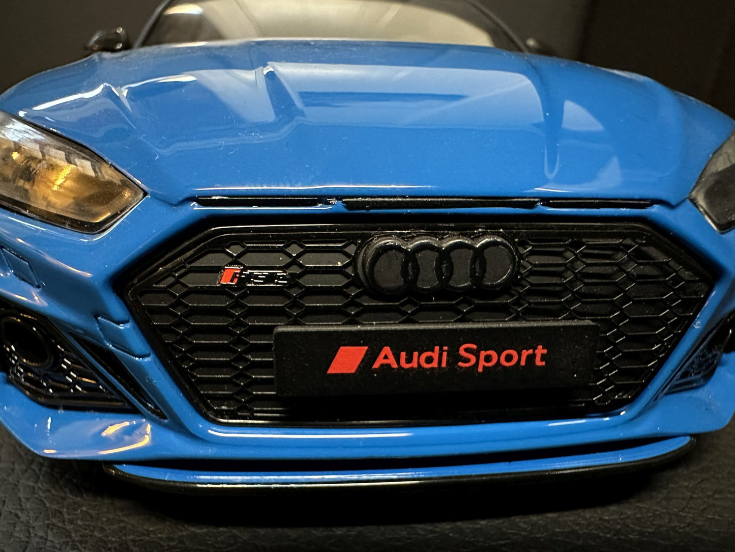 Audi RS5 Coupe blue Limitiert 543/999 1:18 GT Spirit GT311 Ауди РС5 син Лимитиран