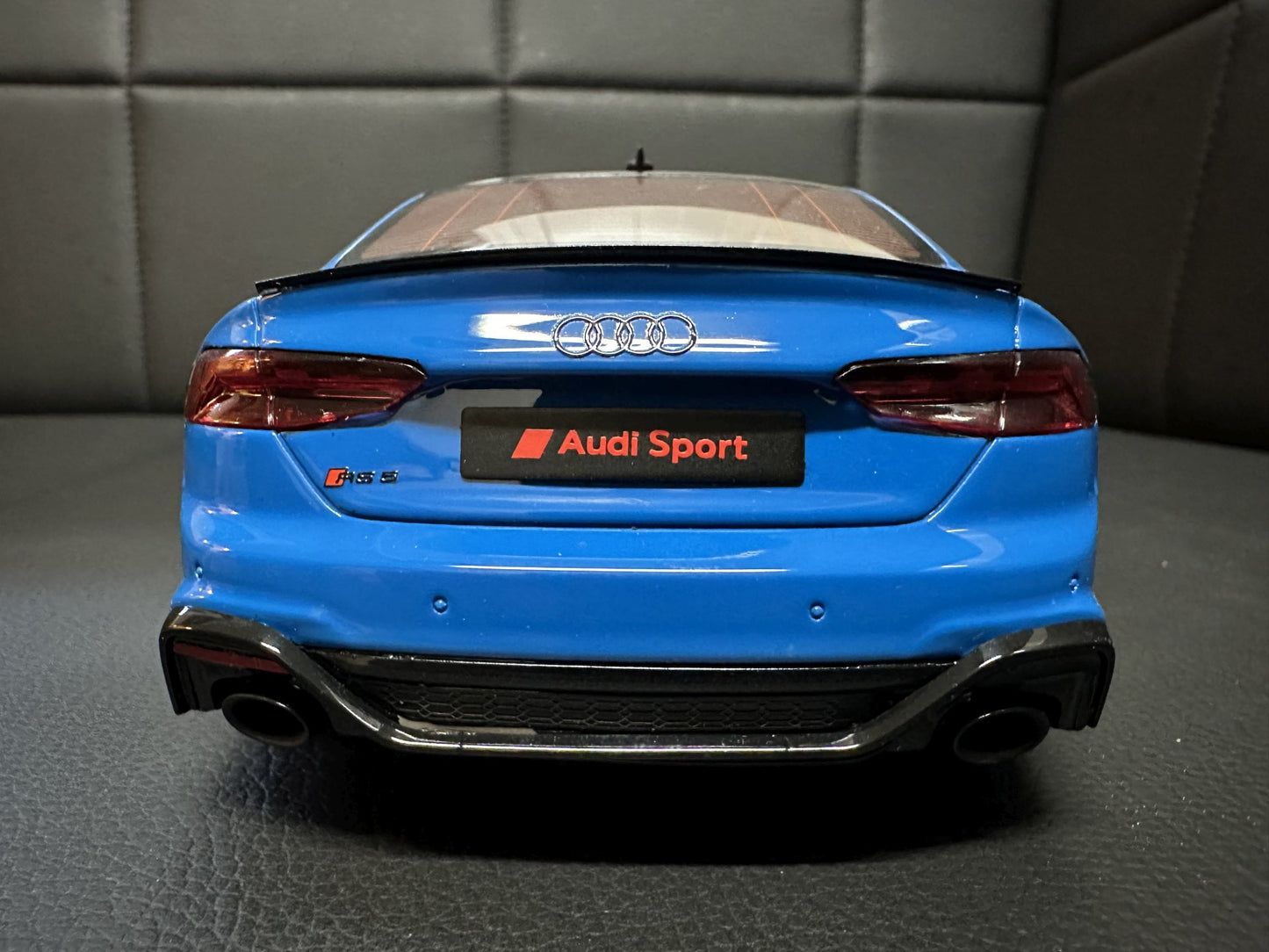 Audi RS5 Coupe blue Limitiert 543/999 1:18 GT Spirit GT311 Ауди РС5 син Лимитиран