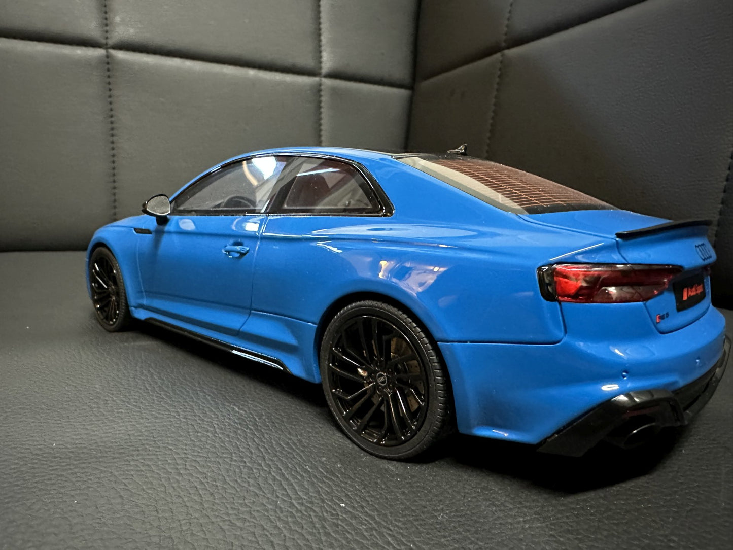 Audi RS5 Coupe blue Limitiert 543/999 1:18 GT Spirit GT311 Ауди РС5 син Лимитиран