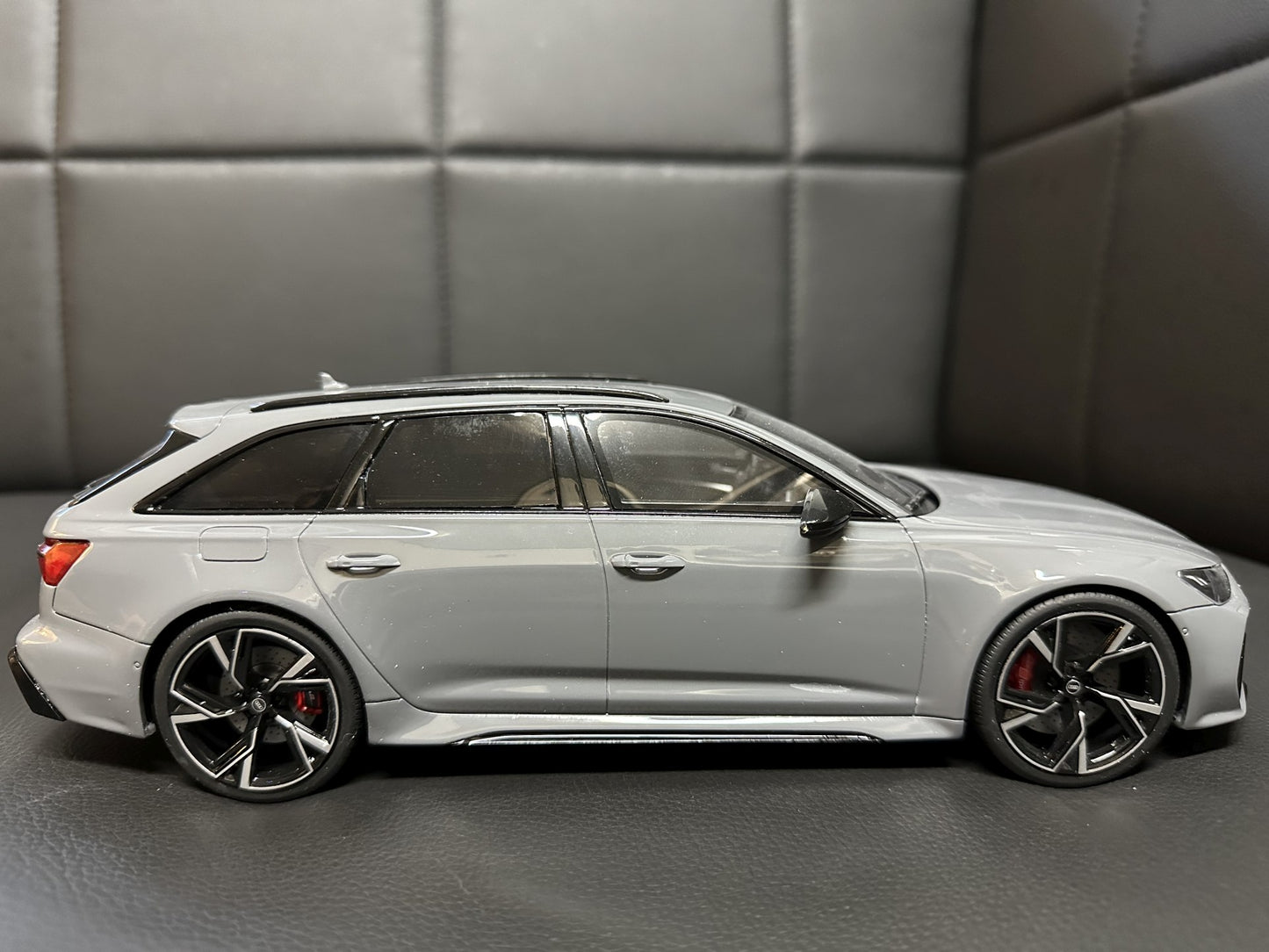 Audi RS6 Kombi nardo grey Limitiert 1120/1600 1:18 GT Spirit GT847 Ауди РС6 сив Комби Лимитирана