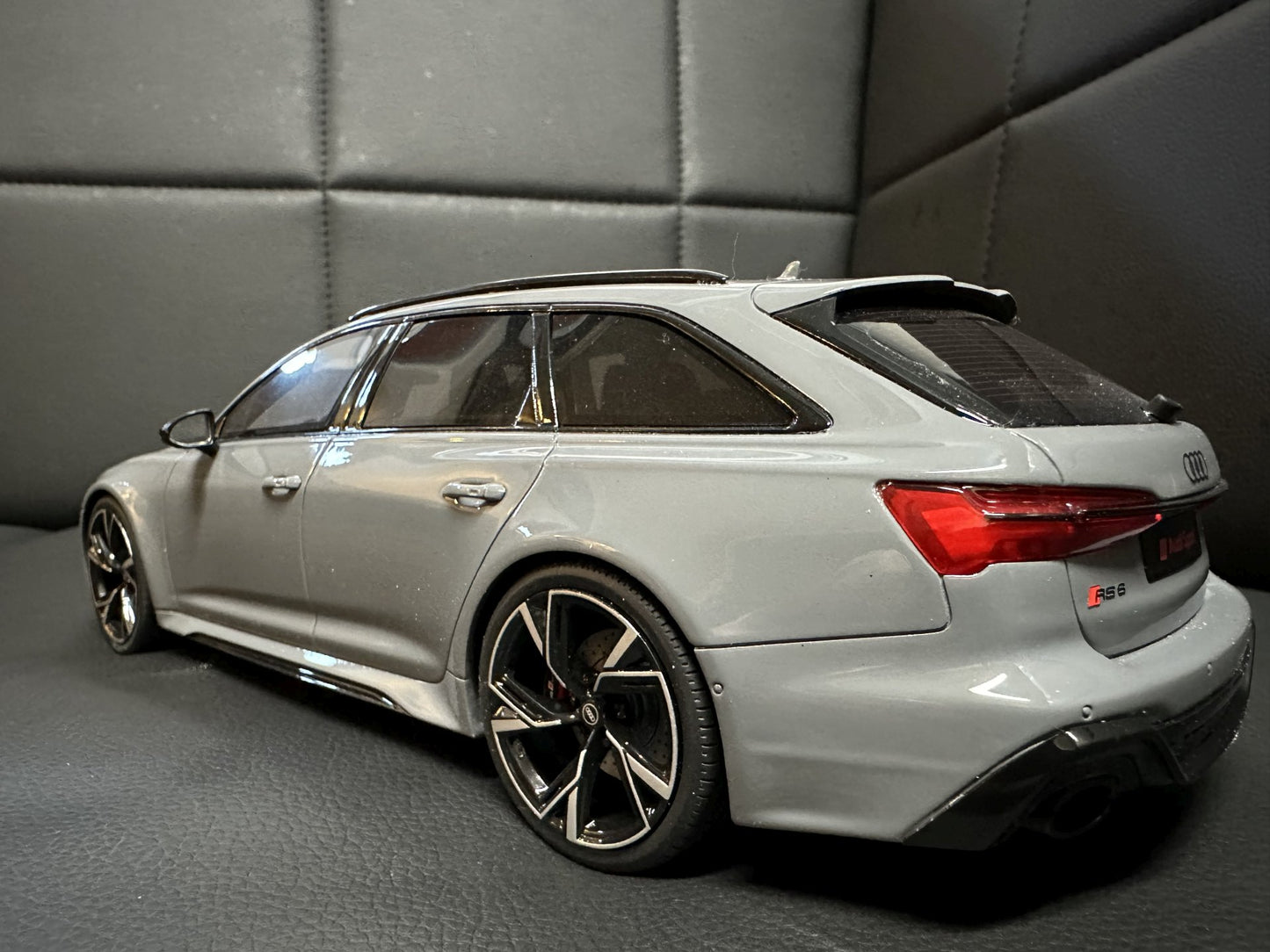 Audi RS6 Kombi nardo grey Limitiert 1120/1600 1:18 GT Spirit GT847 Ауди РС6 сив Комби Лимитирана