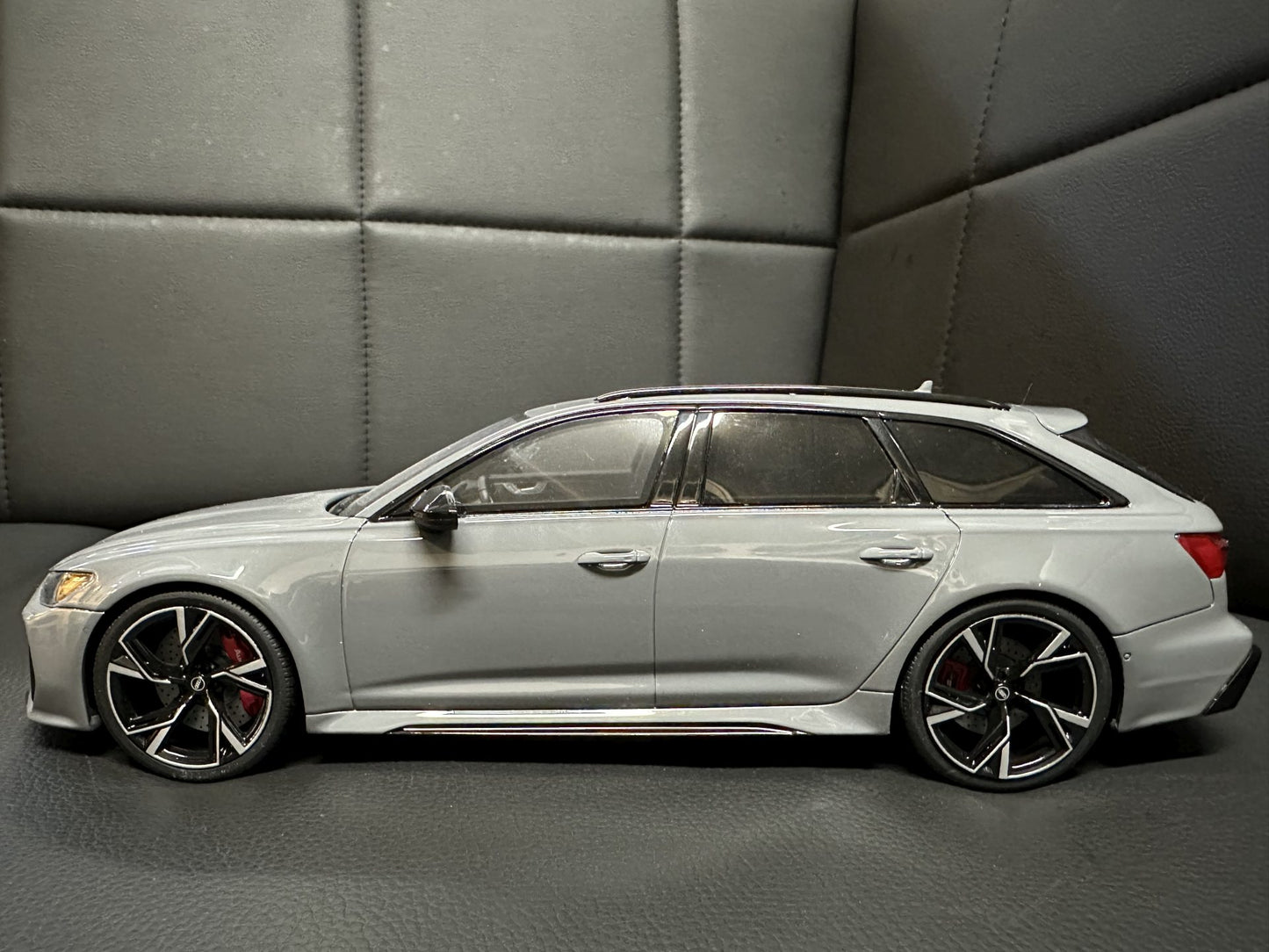 Audi RS6 Kombi nardo grey Limitiert 1120/1600 1:18 GT Spirit GT847 Ауди РС6 сив Комби Лимитирана
