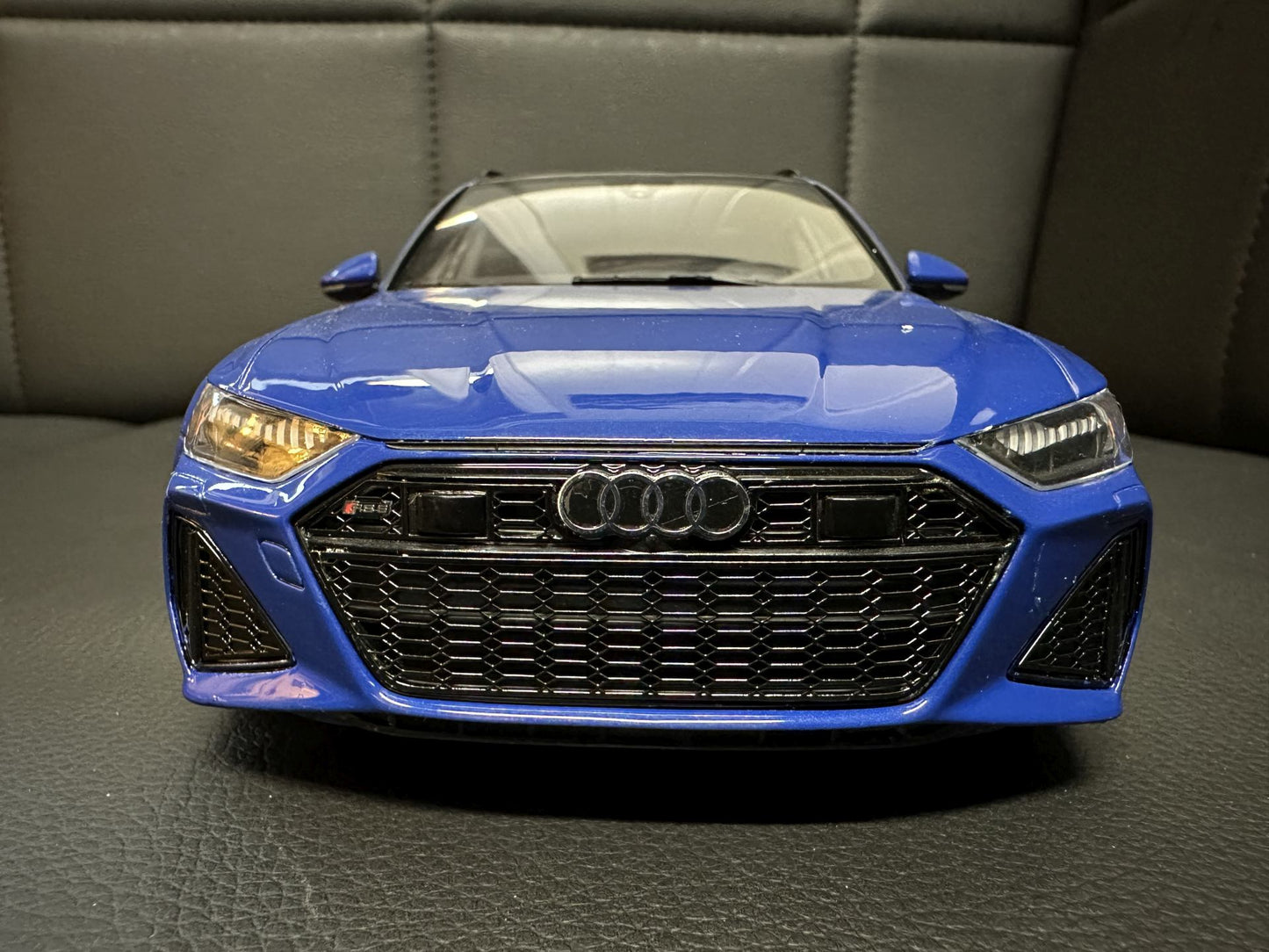 Audi RS6 Tribute Edition Kombi blue Limitiert 472/1100 1:18 GT Spirit GT854 Ауди РС6 син Комби Лимитирана
