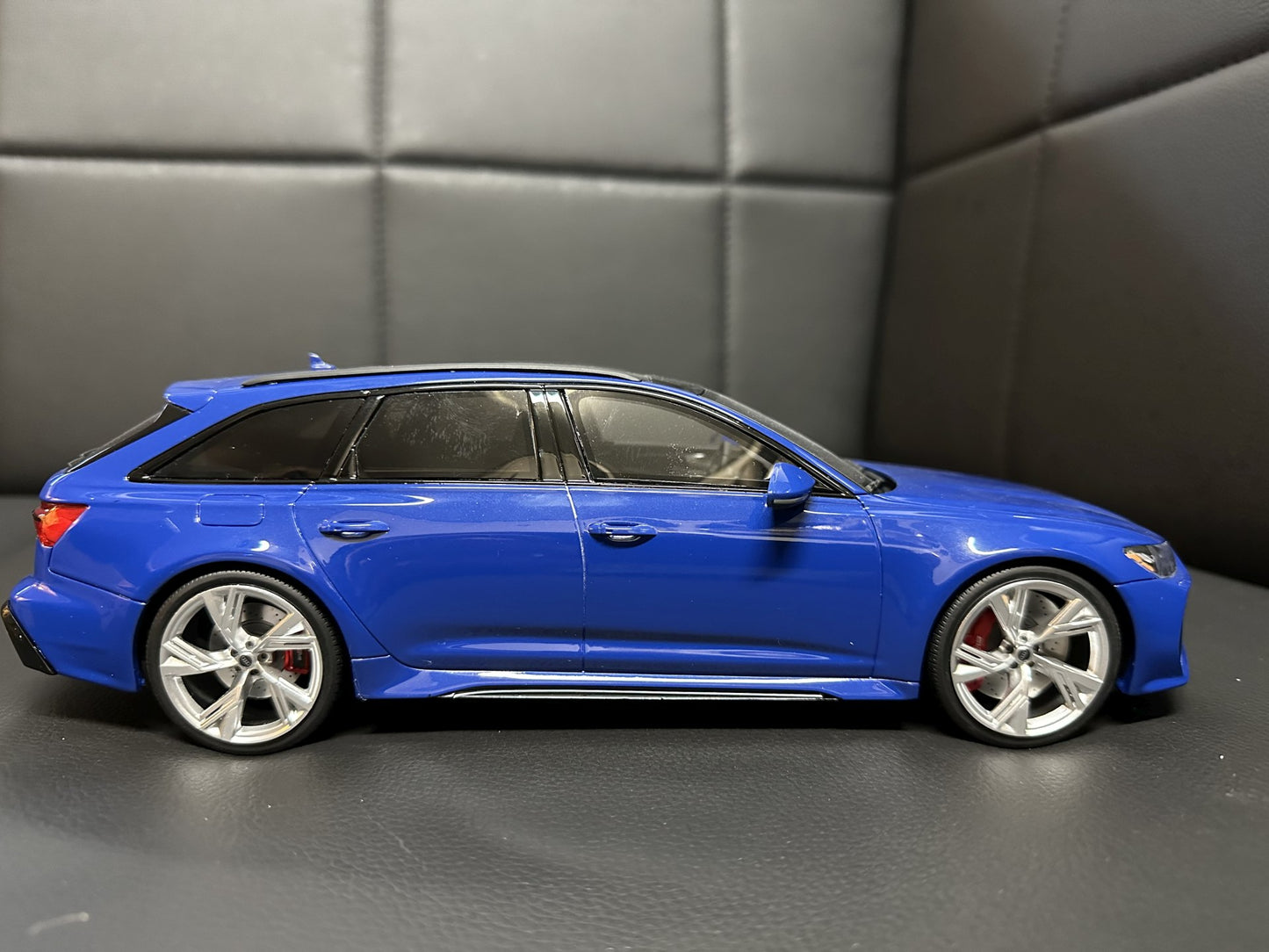 Audi RS6 Tribute Edition Kombi blue Limitiert 472/1100 1:18 GT Spirit GT854 Ауди РС6 син Комби Лимитирана