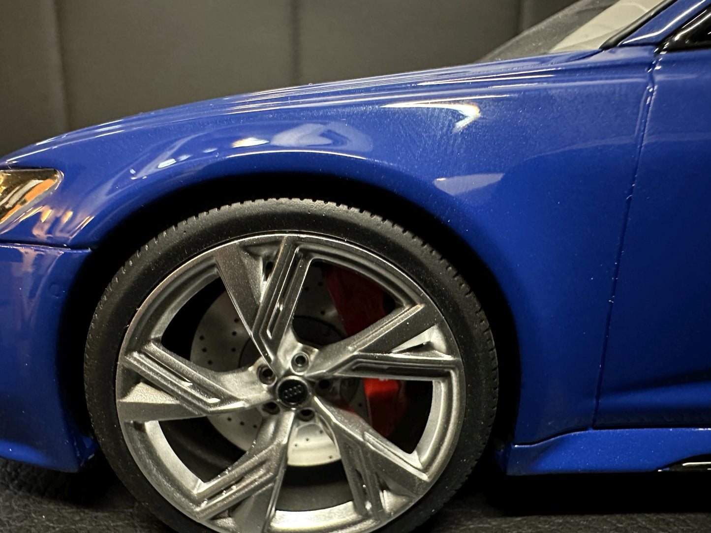 Audi RS6 Tribute Edition Kombi blue Limitiert 472/1100 1:18 GT Spirit GT854 Ауди РС6 син Комби Лимитирана