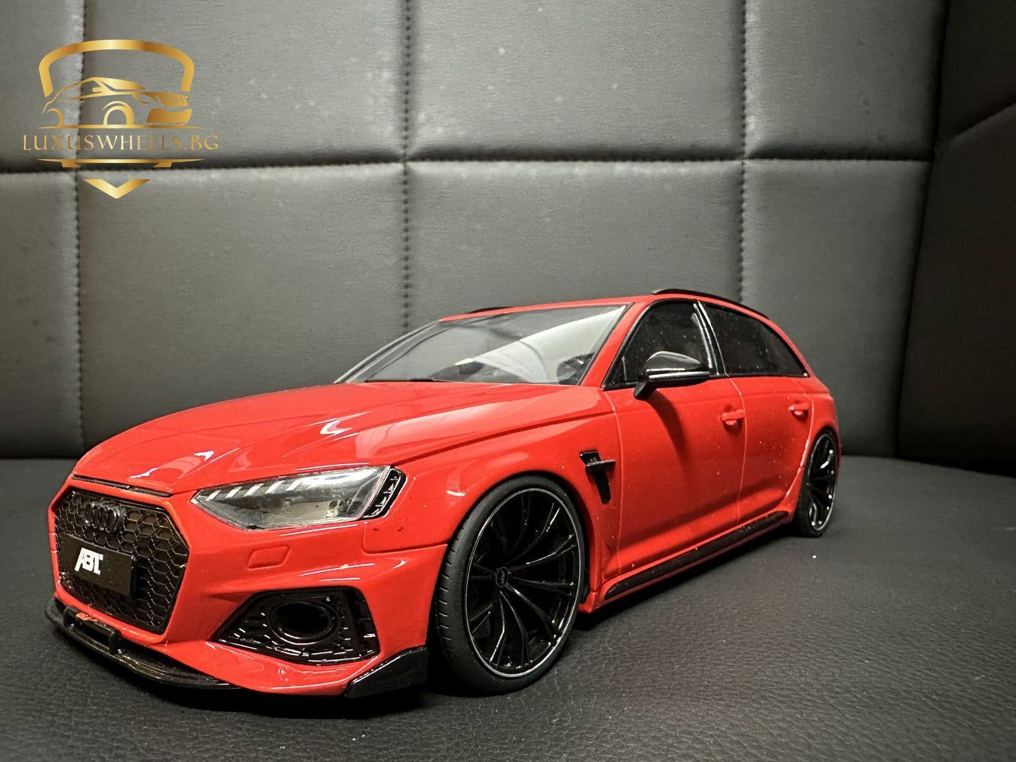 Audi RS4 ABT Kombi red Limitiert 383/1300 1:18 GT Spirit GT850 Ауди РС4 АБТ червен Комби Лимитирана