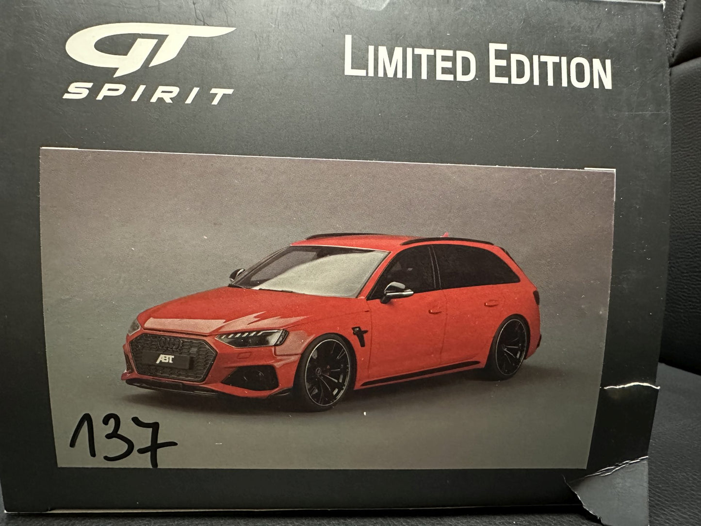 Audi RS4 ABT Kombi red Limitiert 383/1300 1:18 GT Spirit GT850 Ауди РС4 АБТ червен Комби Лимитирана