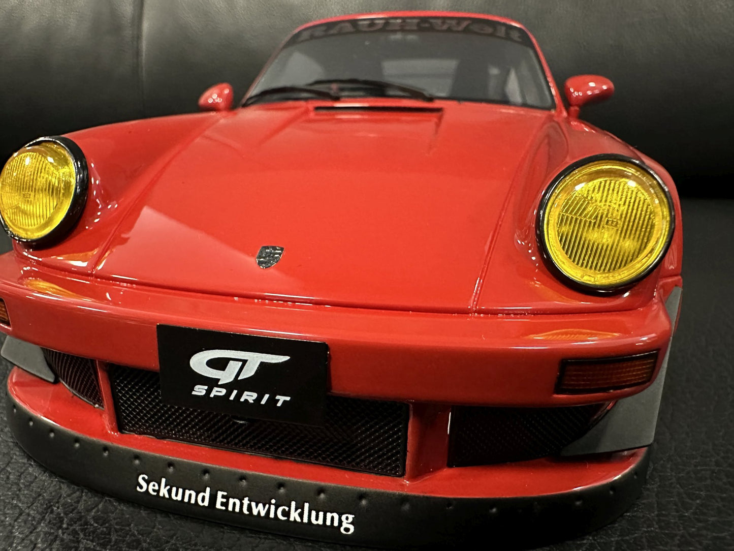 Porsche 911 RWB Painkiller red Limitiert 226/1100 1:18 GT Spirit GT449 Порше 911 червен Лимитирана