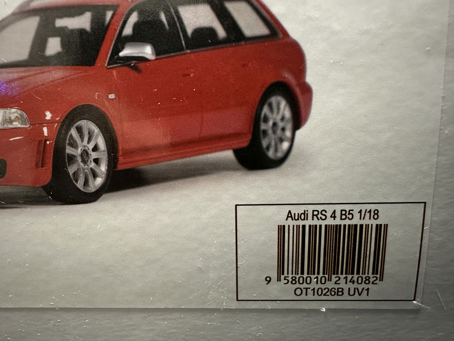Audi RS4 B5 Kombi red Limitiert 560/2000 1:18 OTTO OT1026 Ауди РС4 червен Комби Лимитирана