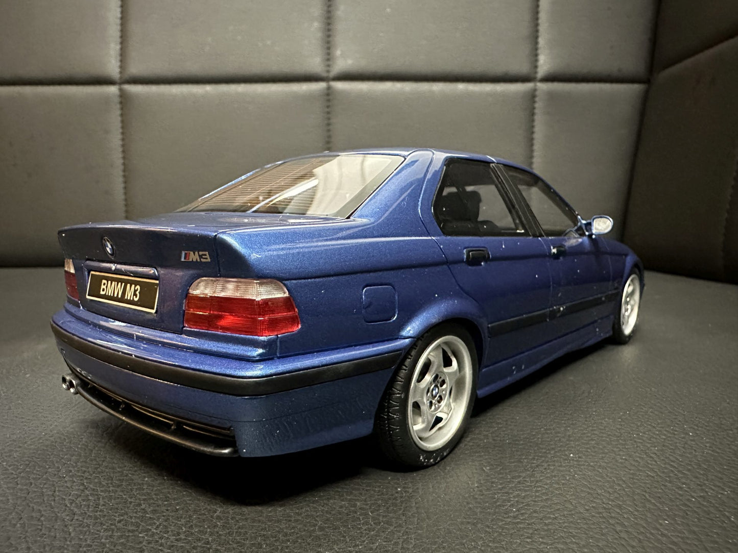 Bmw M3 E36 Limousine blue Limitiert 1095/3000 1:18 OTTO OT1082 Бмв M3 Е36 син Лимитирана