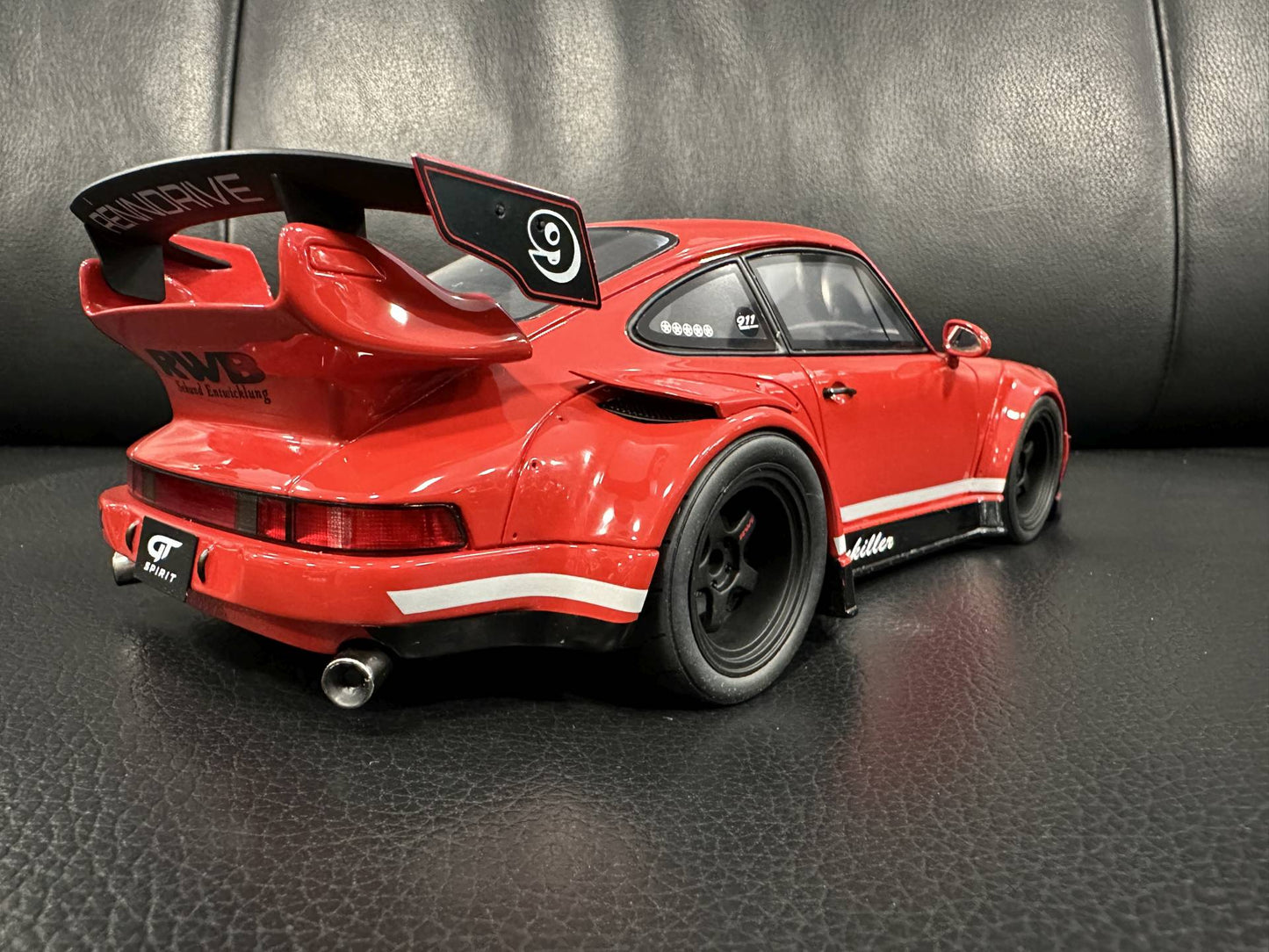 Porsche 911 RWB Painkiller red Limitiert 226/1100 1:18 GT Spirit GT449 Порше 911 червен Лимитирана