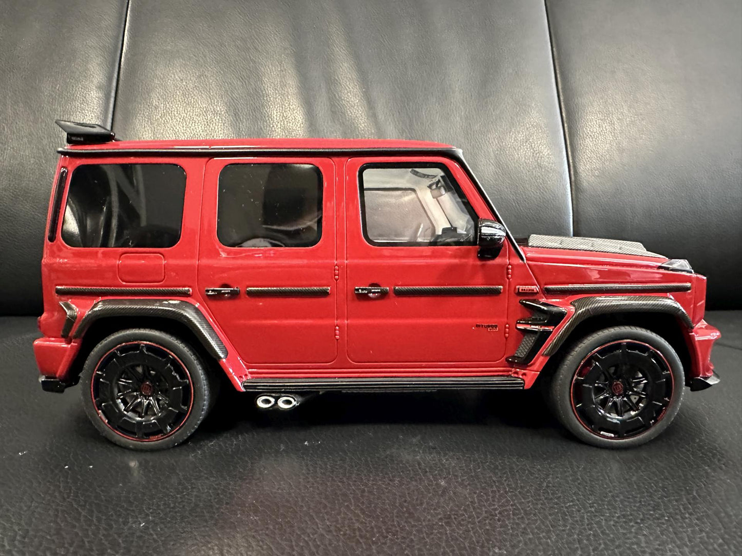 Mercedes Benz G Klasse BRABUS 900 Rocket red Limitiert 0081/1200 1:18 GT Spirit GT897 Мерцедес Бенц Г Класа червен Лимитирана