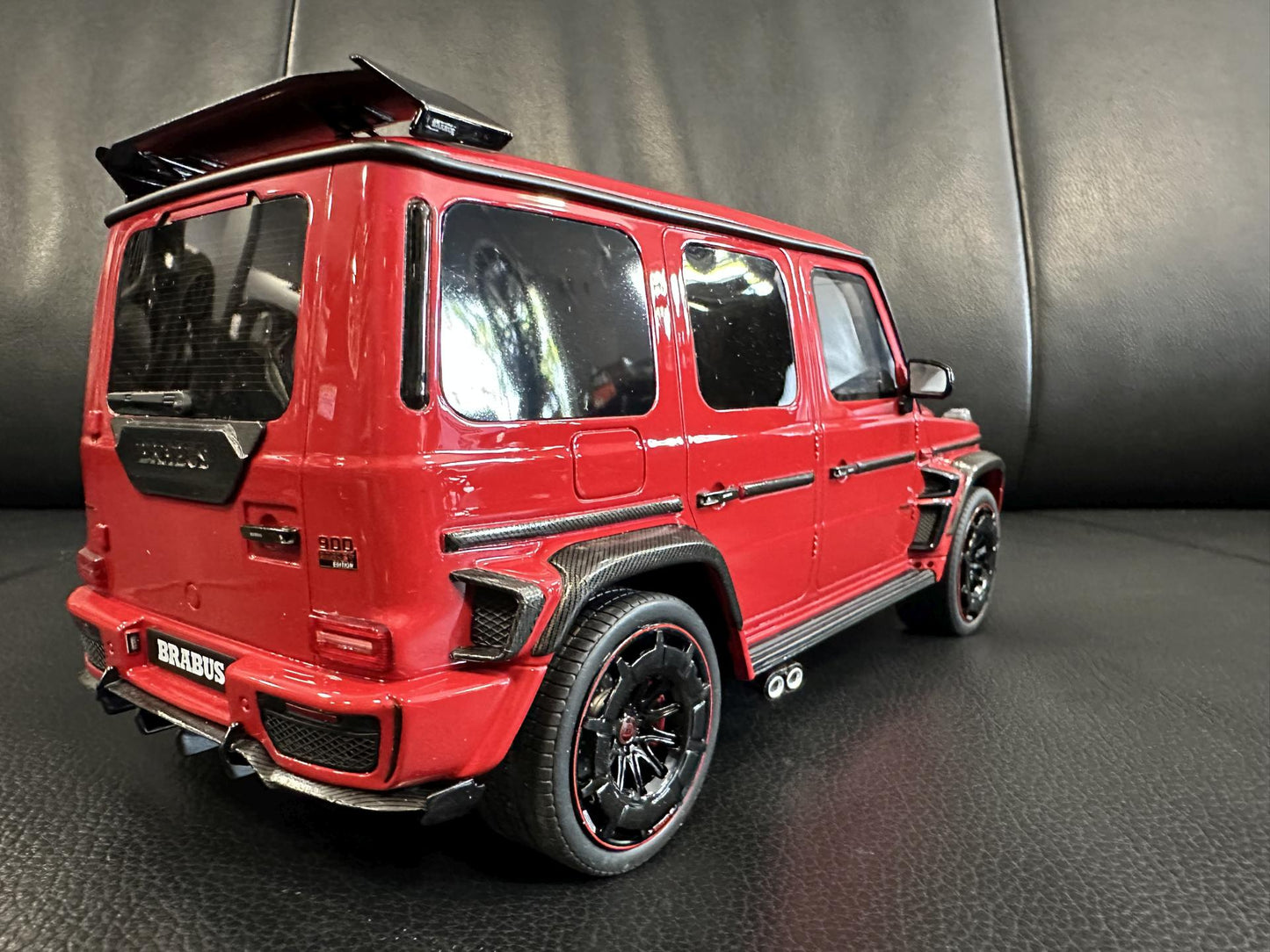 Mercedes Benz G Klasse BRABUS 900 Rocket red Limitiert 0081/1200 1:18 GT Spirit GT897 Мерцедес Бенц Г Класа червен Лимитирана