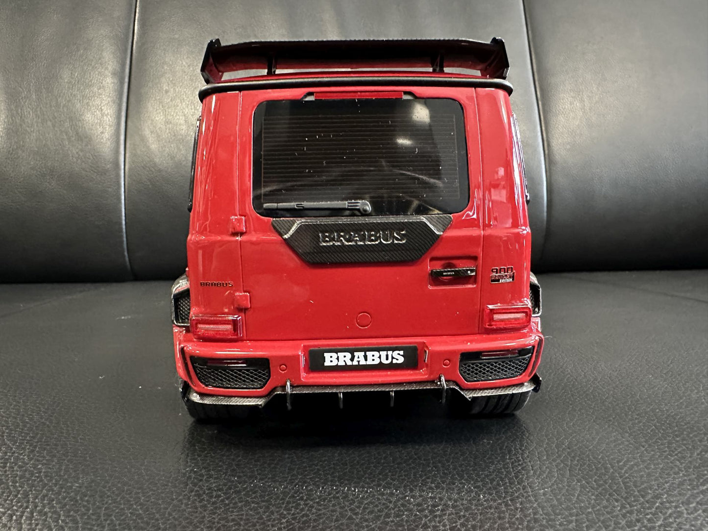 Mercedes Benz G Klasse BRABUS 900 Rocket red Limitiert 0081/1200 1:18 GT Spirit GT897 Мерцедес Бенц Г Класа червен Лимитирана