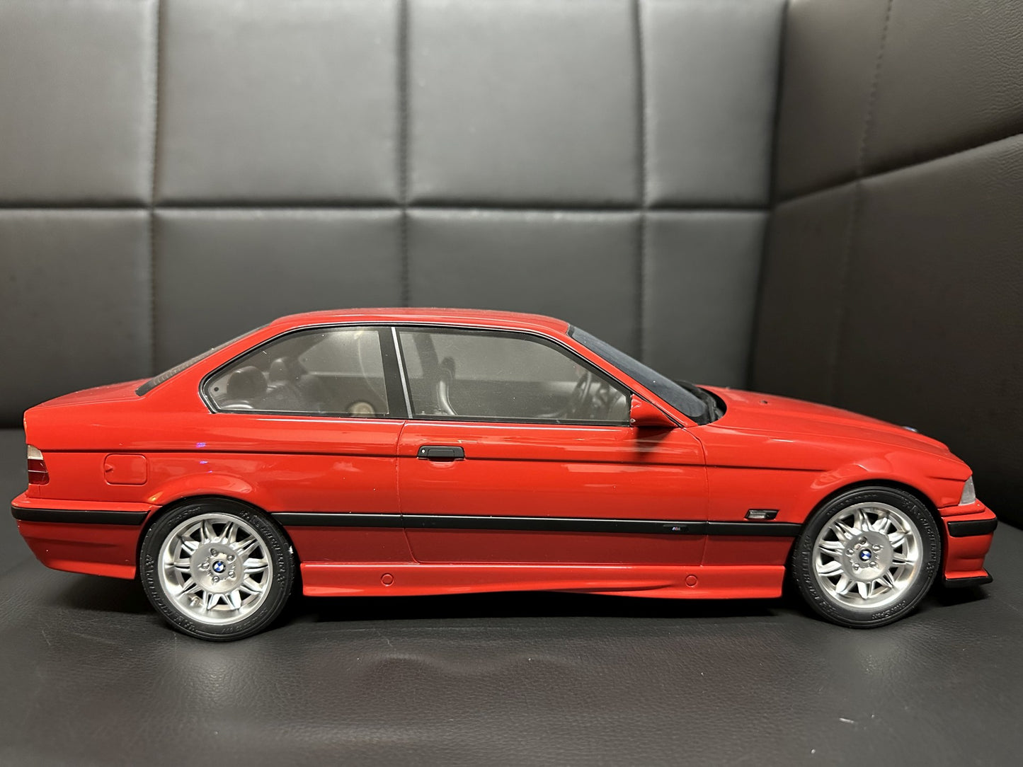 Bmw M3 E36 3.2 Coupe red Limitiert 608/999 1:12 OTTO G069 Бмв M3 Е36 Купе червен Лимитирана