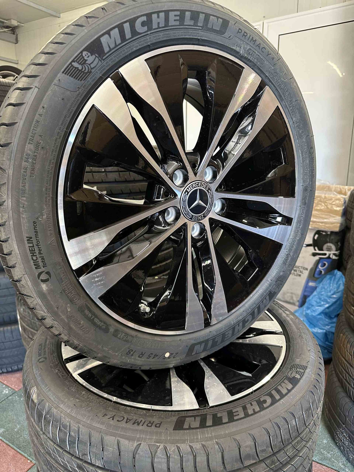 Нови Mercedes C klasse Hybrid 18 Zoll Мерцедес Ц класа Хибрид W206 18 цола летен комплект летни гуми