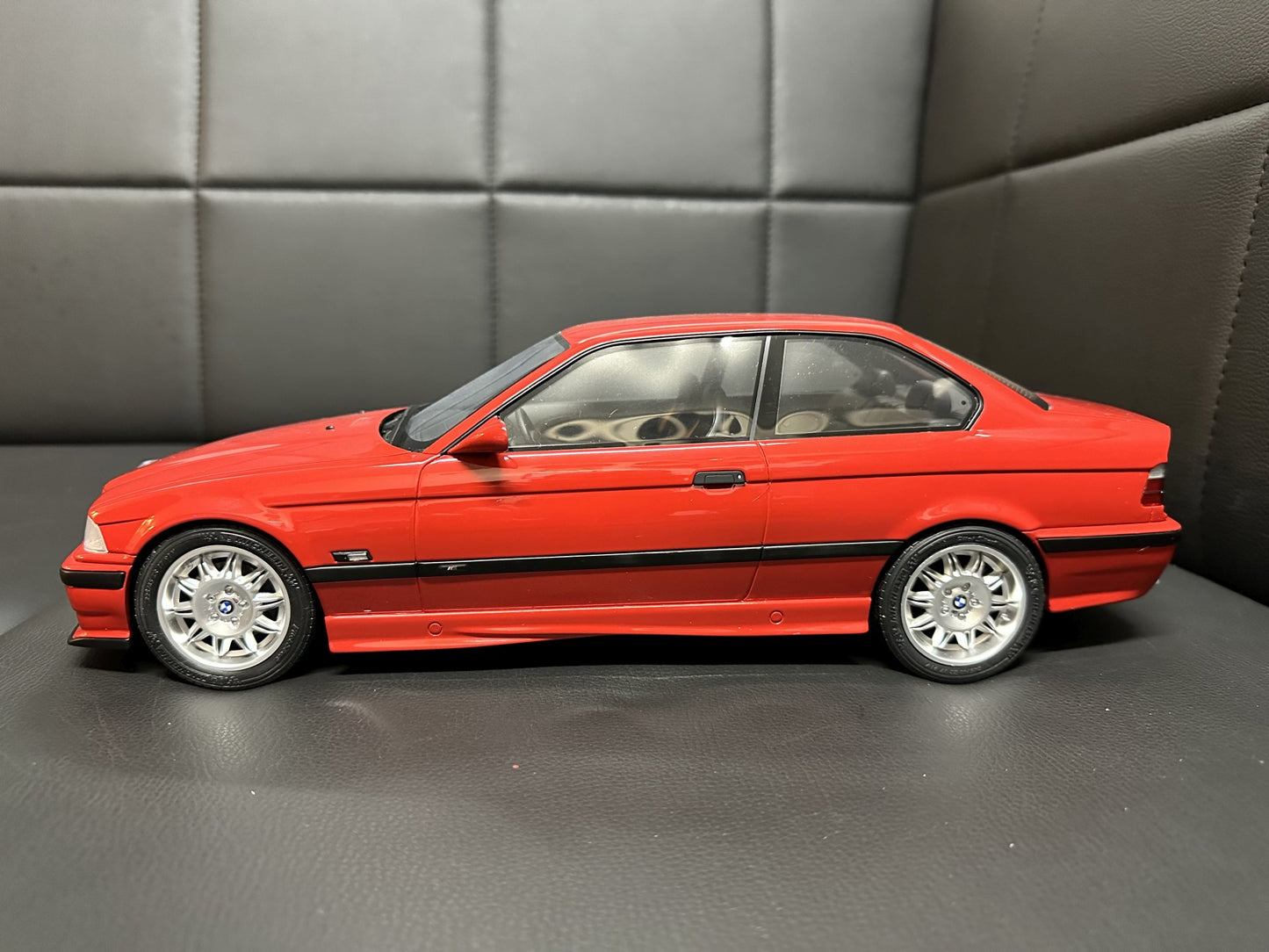 Bmw M3 E36 3.2 Coupe red Limitiert 608/999 1:12 OTTO G069 Бмв M3 Е36 Купе червен Лимитирана