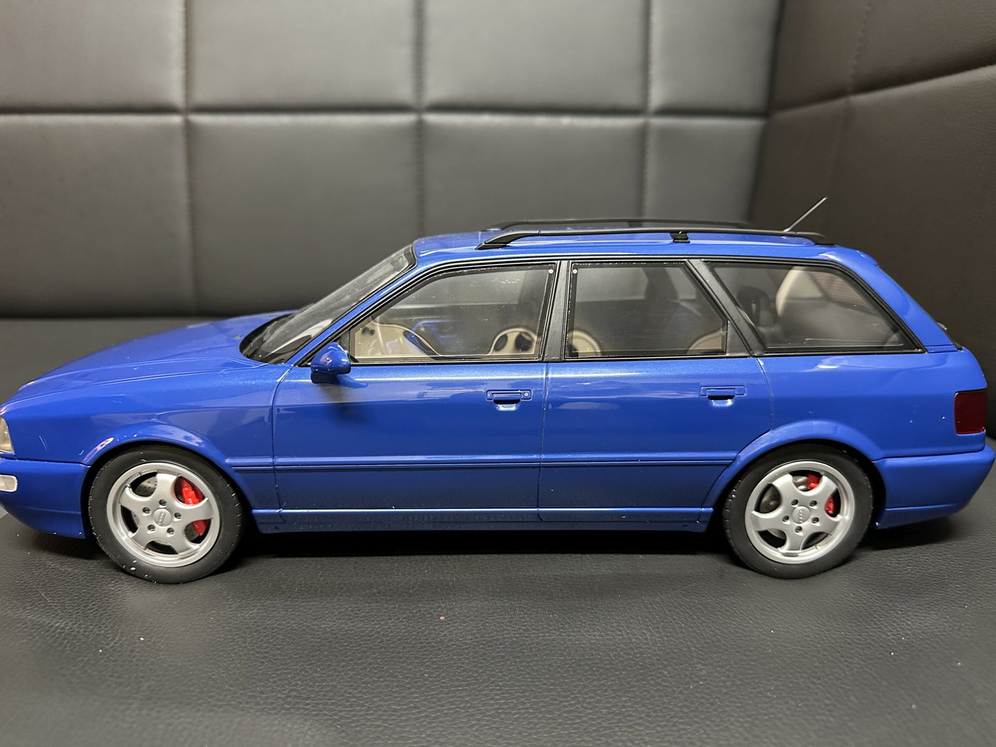 Audi RS2 Avant blue Limitiert 269/2000 1:12 OTTO G075 Ауди РС2 Комби син Лимитирана