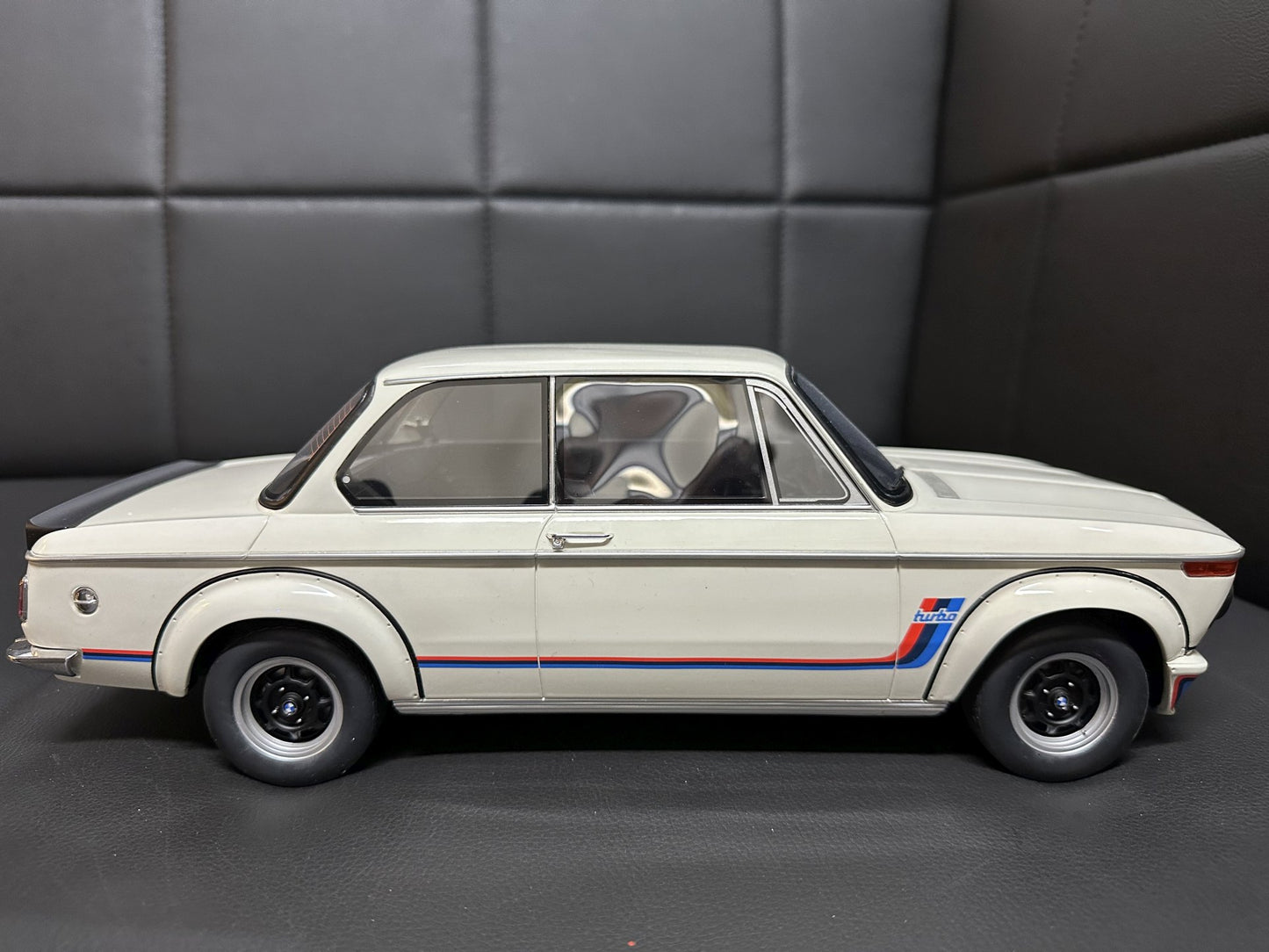 Bmw 2002 Turbo Coupe white Limitiert 353/2000 1:12 OTTO G077 Бмв 2002 Турбо Купе бял Лимитирана
