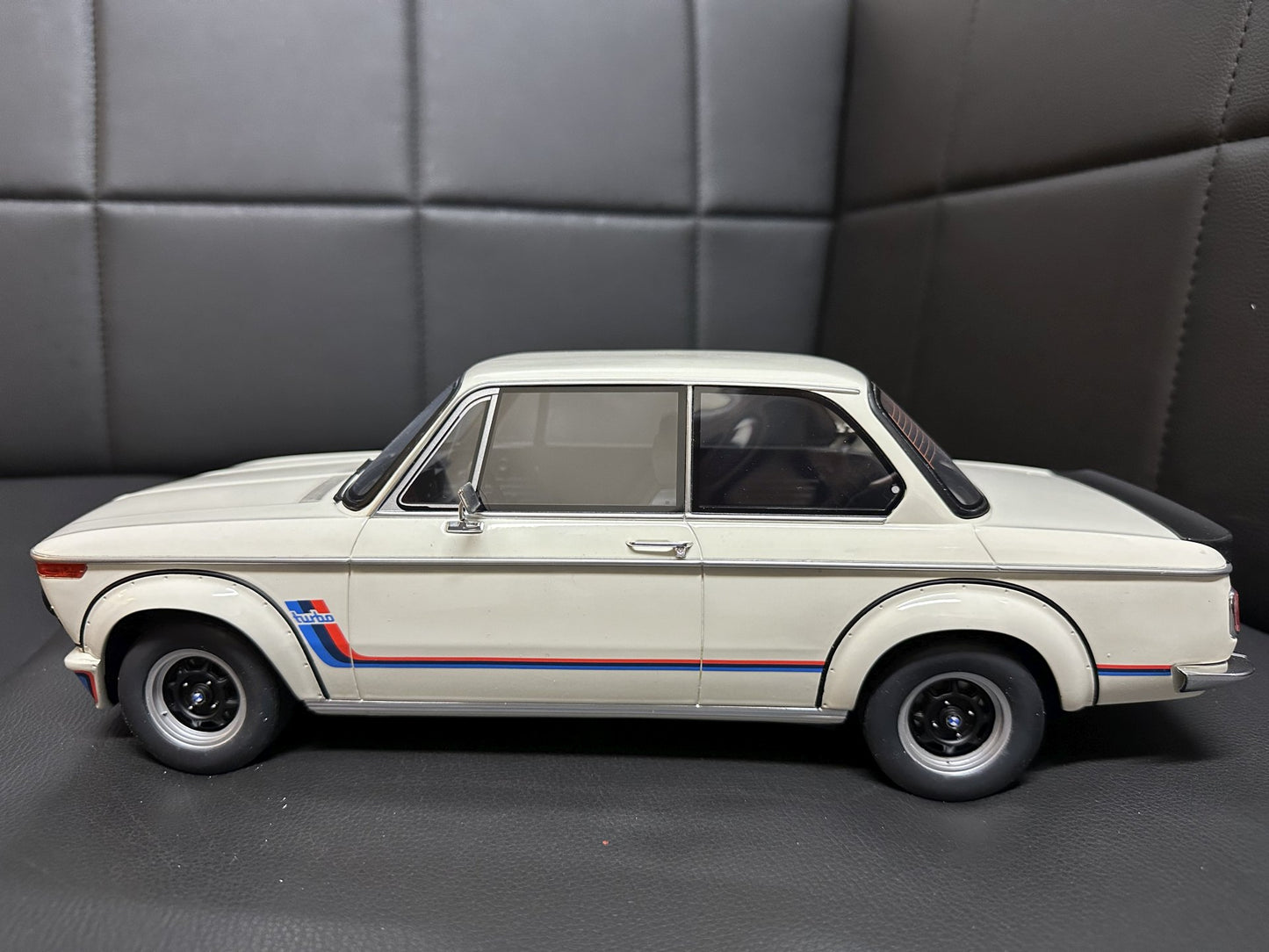 Bmw 2002 Turbo Coupe white Limitiert 353/2000 1:12 OTTO G077 Бмв 2002 Турбо Купе бял Лимитирана