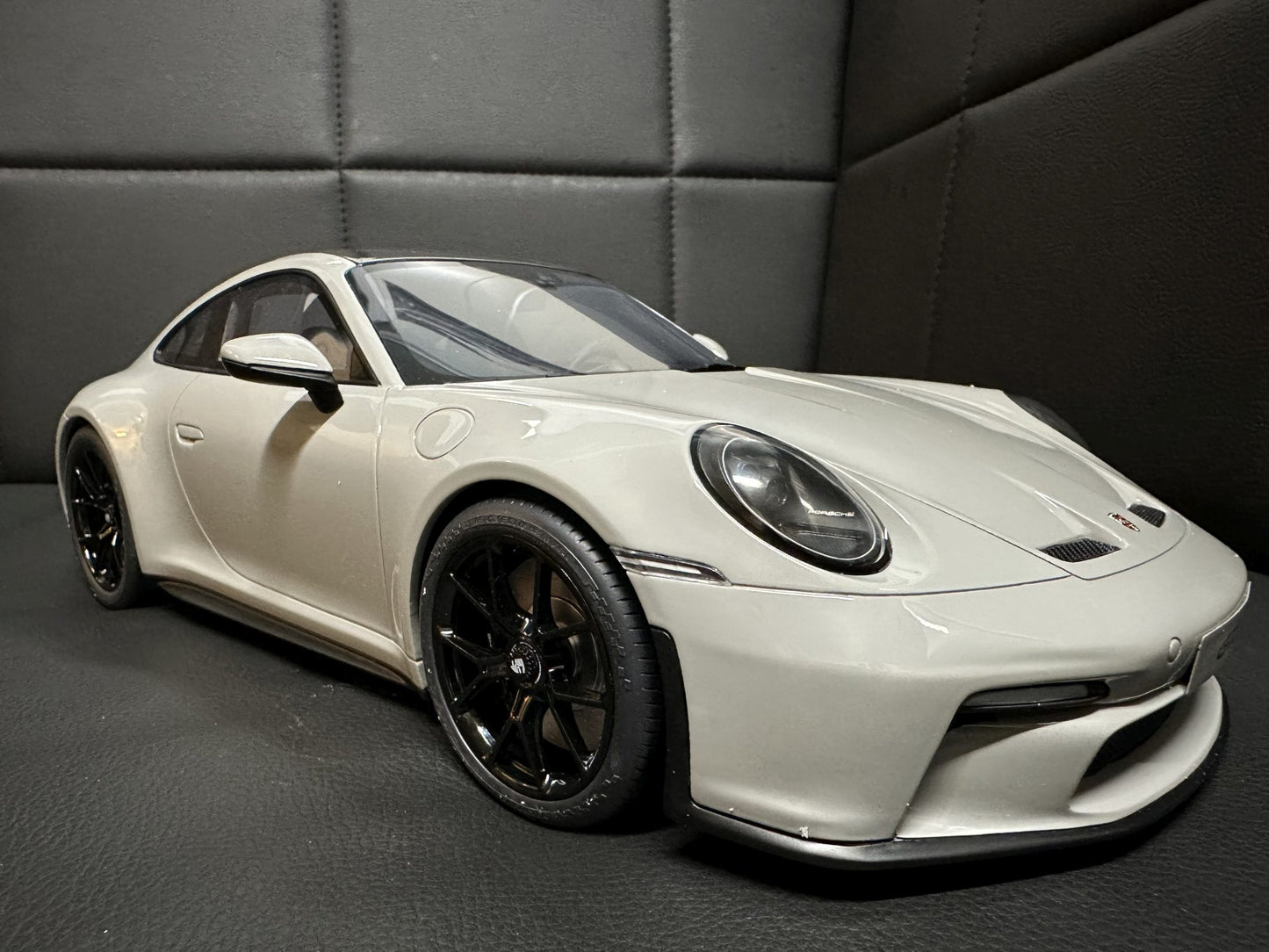 Porsche 911 (992) GT3 Touring Coupe grey Limitiert 122/911 1:12 GT Spirit GT460 Порше ГТ3 сив Лимитирана