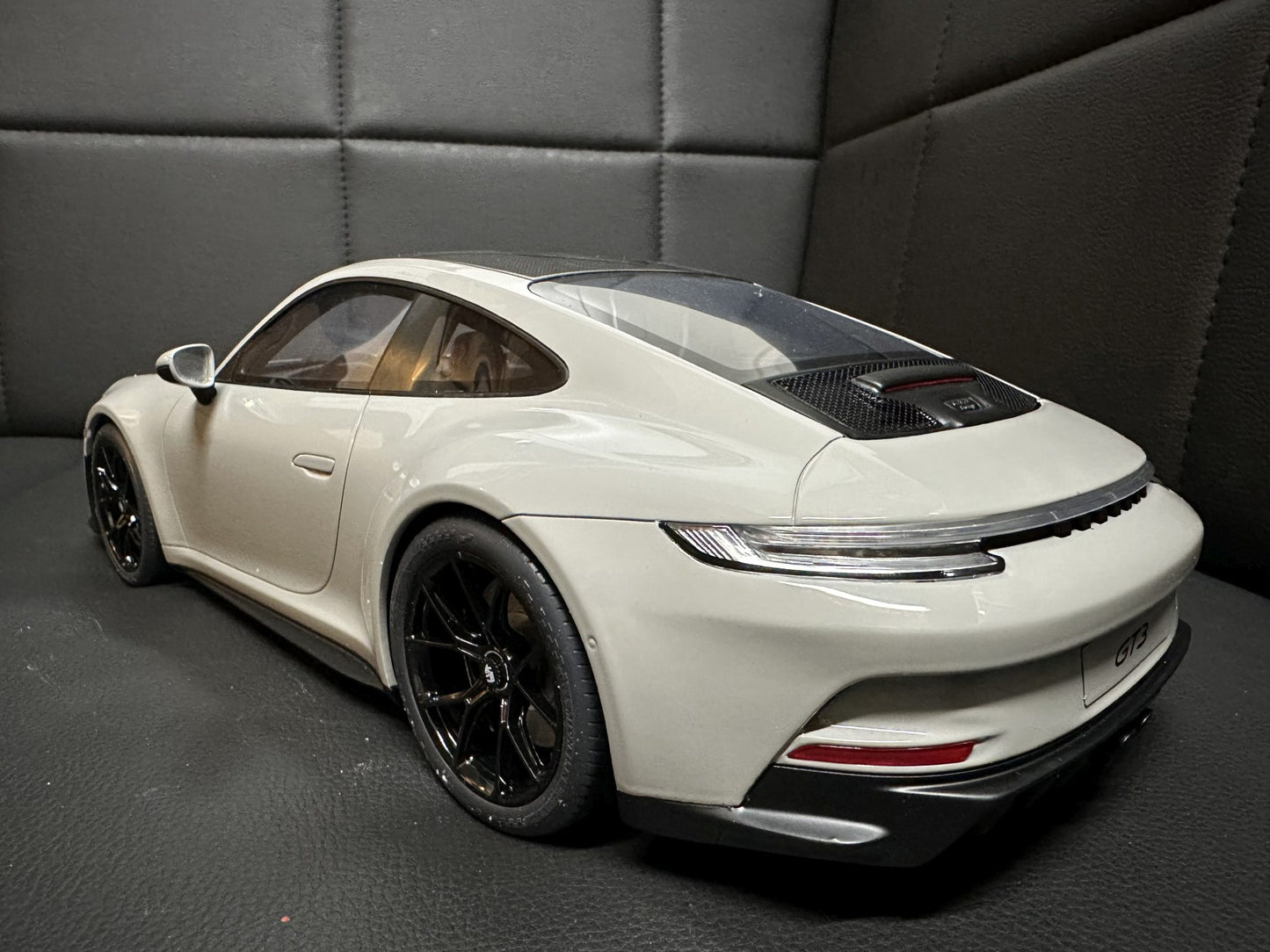 Porsche 911 (992) GT3 Touring Coupe grey Limitiert 122/911 1:12 GT Spirit GT460 Порше ГТ3 сив Лимитирана