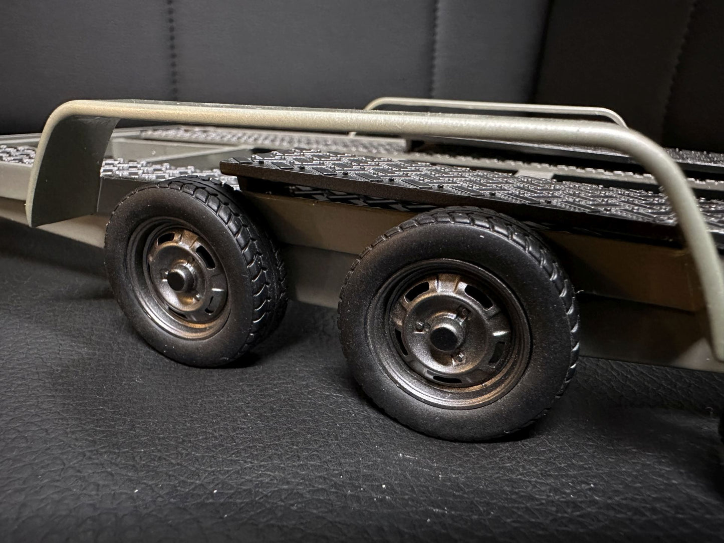 ANHÄNGER TRAILER Autotransportanhänger Car Carrier OT225D grey OTTO 1:18 Ремарке за Коли