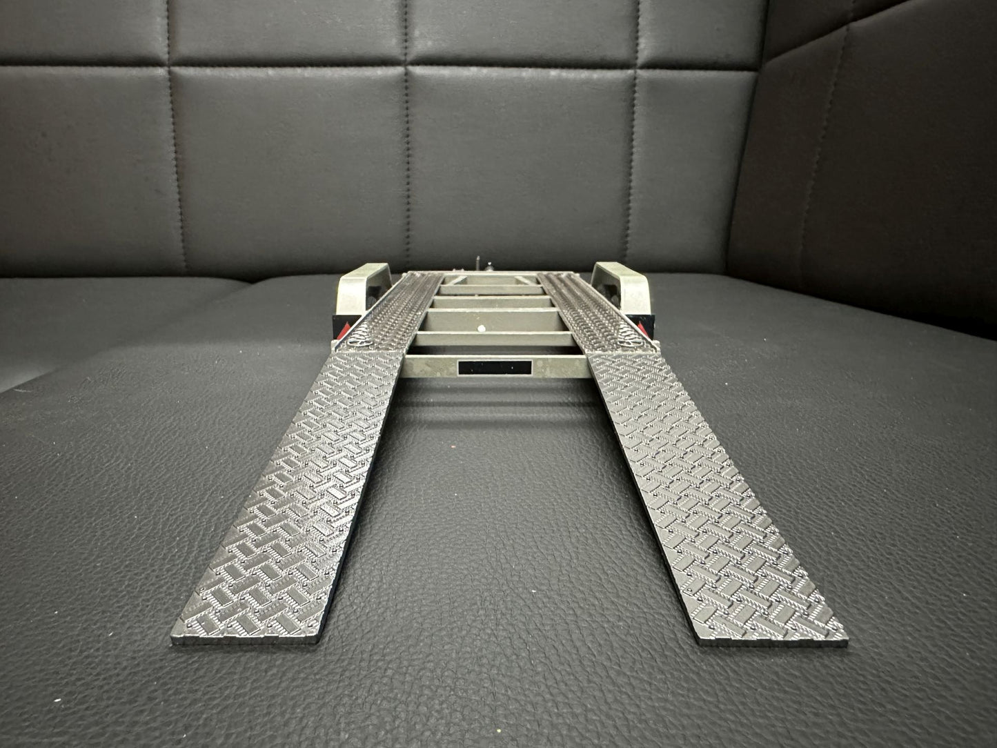 ANHÄNGER TRAILER Autotransportanhänger Car Carrier OT225D grey OTTO 1:18 Ремарке за Коли