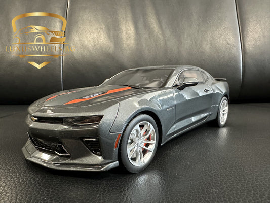 Chevrolet Camaro SS 50Th Anniversary 2017 grey Limitiert 514/999 1:18 GT Spirit GT191 Шевролет Камаро сив Лимитирана