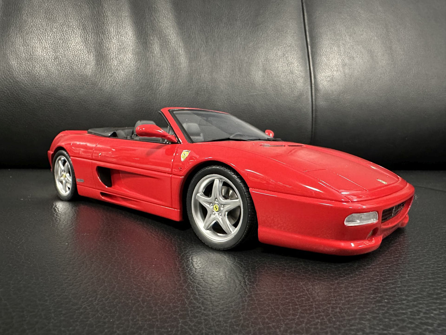 Ferrari F355 Spider Rosso Corsa red Limitiert 206/500 1:18 GT Spirit GT453 Ферари Ф355 Спайдер Кабрио червен Лимитирана