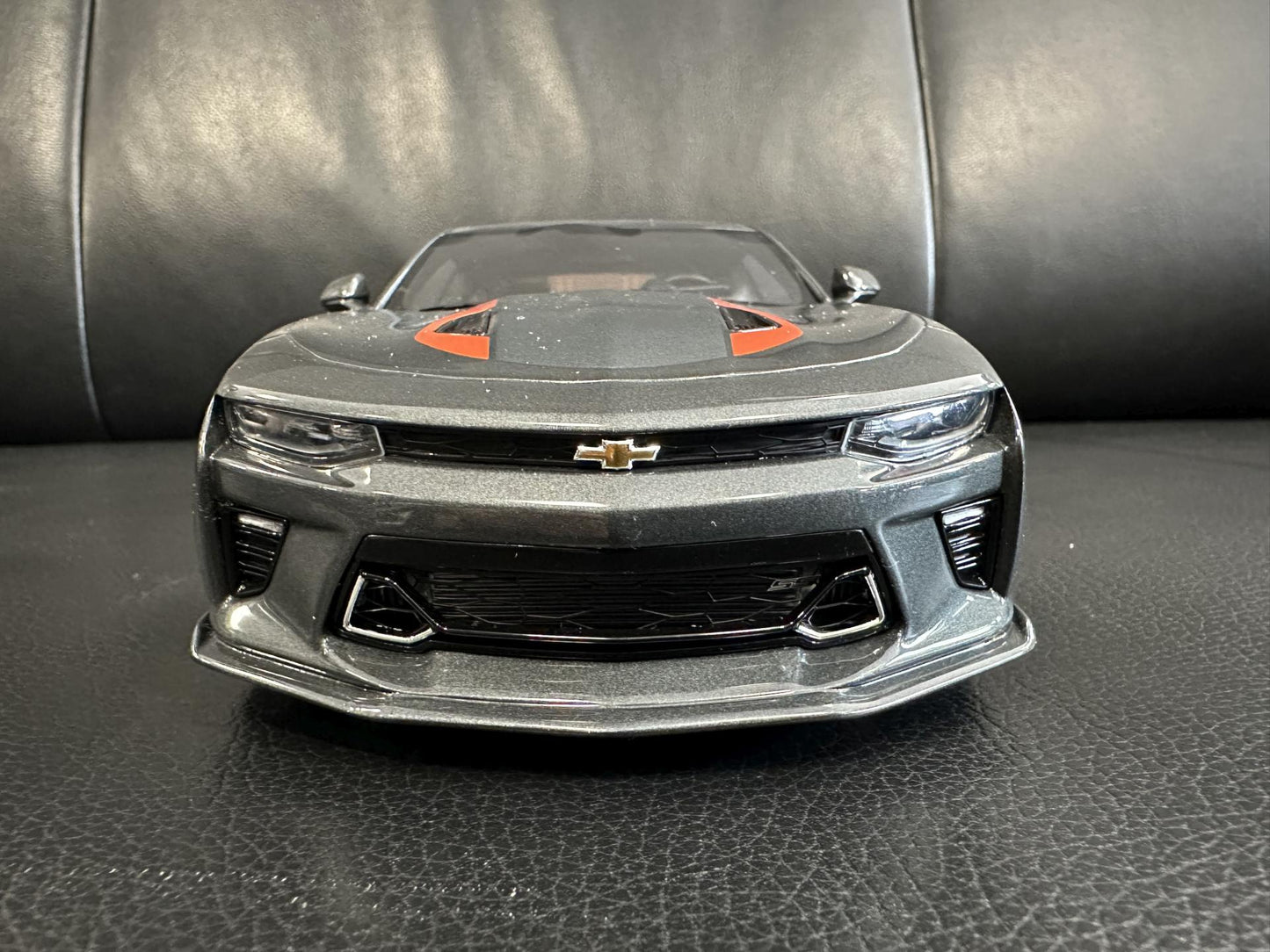 Chevrolet Camaro SS 50Th Anniversary 2017 grey Limitiert 514/999 1:18 GT Spirit GT191 Шевролет Камаро сив Лимитирана