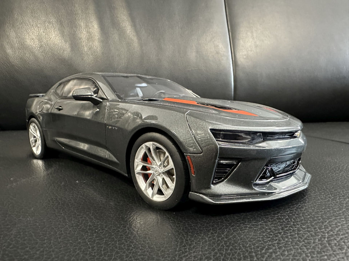 Chevrolet Camaro SS 50Th Anniversary 2017 grey Limitiert 514/999 1:18 GT Spirit GT191 Шевролет Камаро сив Лимитирана