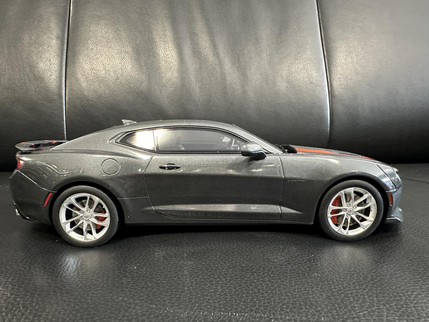 Chevrolet Camaro SS 50Th Anniversary 2017 grey Limitiert 514/999 1:18 GT Spirit GT191 Шевролет Камаро сив Лимитирана