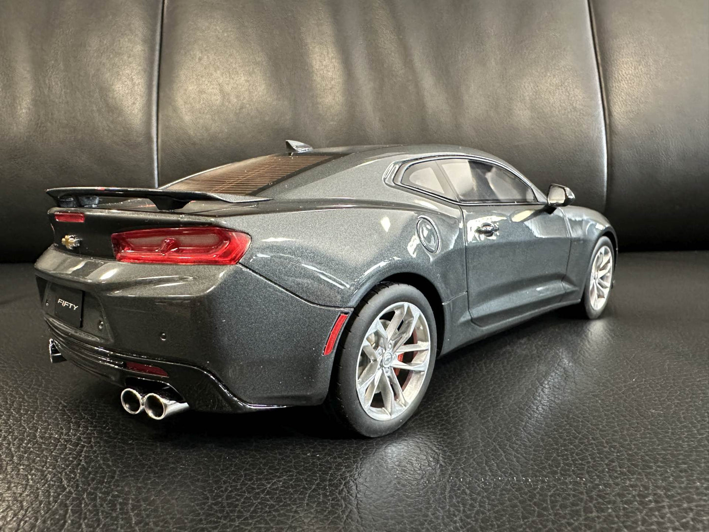 Chevrolet Camaro SS 50Th Anniversary 2017 grey Limitiert 514/999 1:18 GT Spirit GT191 Шевролет Камаро сив Лимитирана