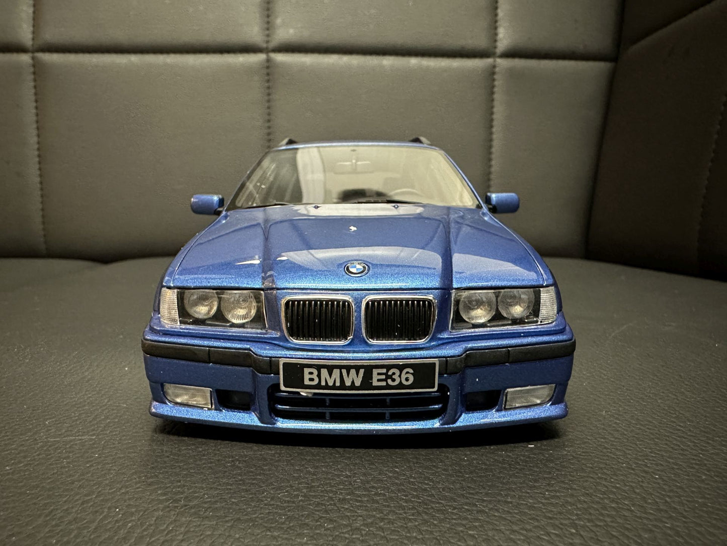Bmw 328i E36 Kombi blue Limitiert 3237/4000 1:18 OTTO OT358 Бмв 328 Е36 син Комби Лимитирана