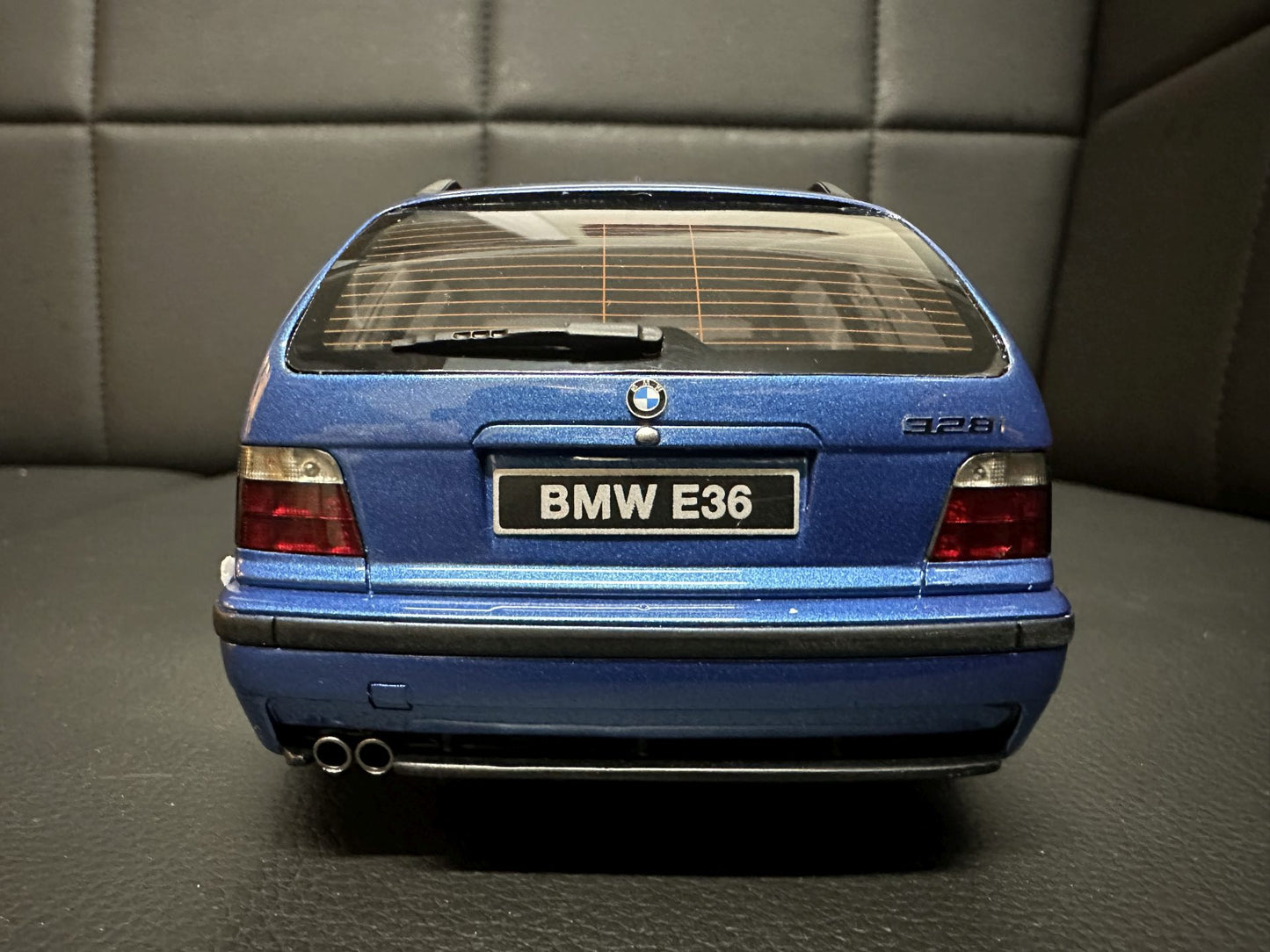 Bmw 328i E36 Kombi blue Limitiert 3237/4000 1:18 OTTO OT358 Бмв 328 Е36 син Комби Лимитирана