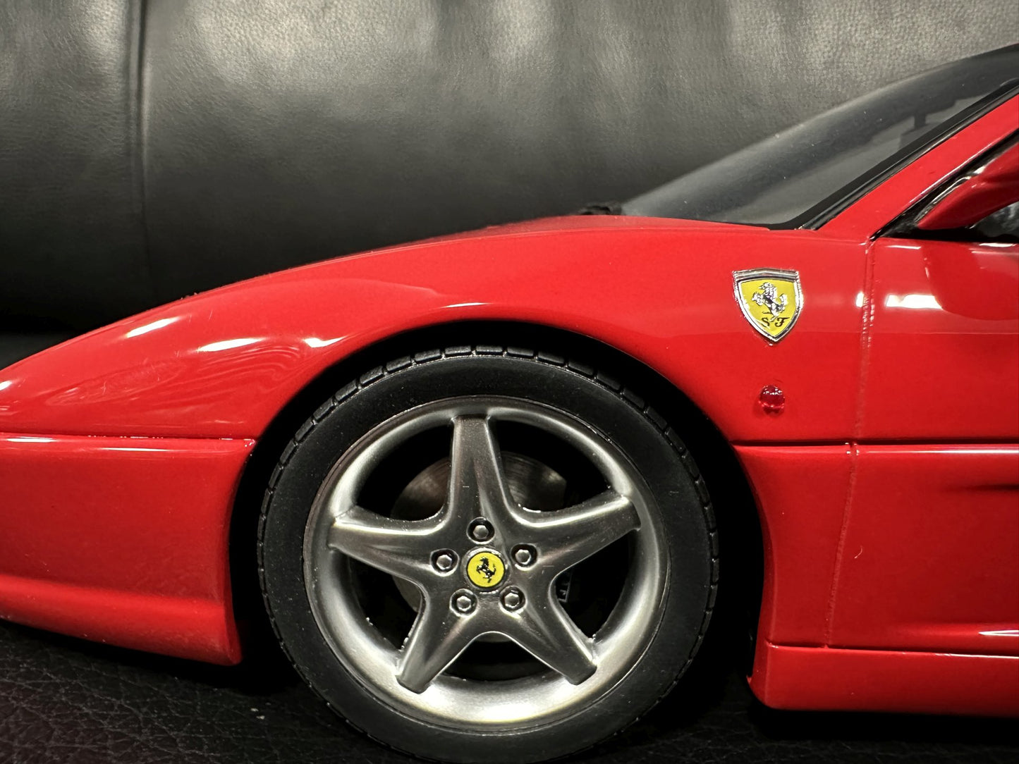 Ferrari F355 Spider Rosso Corsa red Limitiert 206/500 1:18 GT Spirit GT453 Ферари Ф355 Спайдер Кабрио червен Лимитирана
