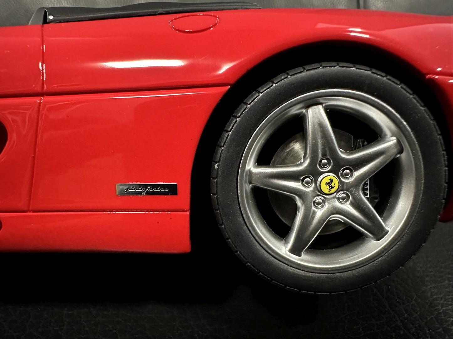 Ferrari F355 Spider Rosso Corsa red Limitiert 206/500 1:18 GT Spirit GT453 Ферари Ф355 Спайдер Кабрио червен Лимитирана